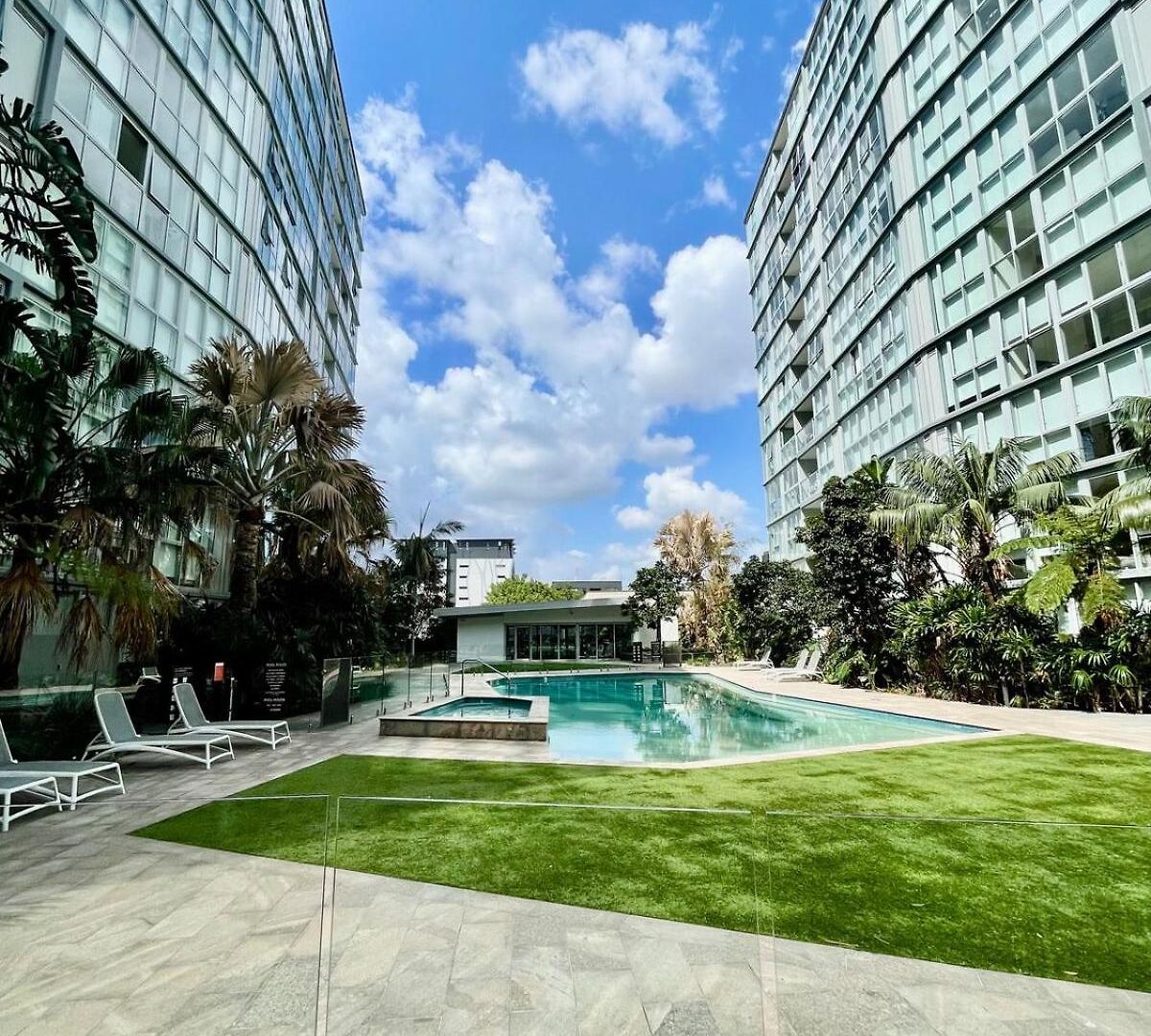 Luxurious Newstead With Views Brisbane