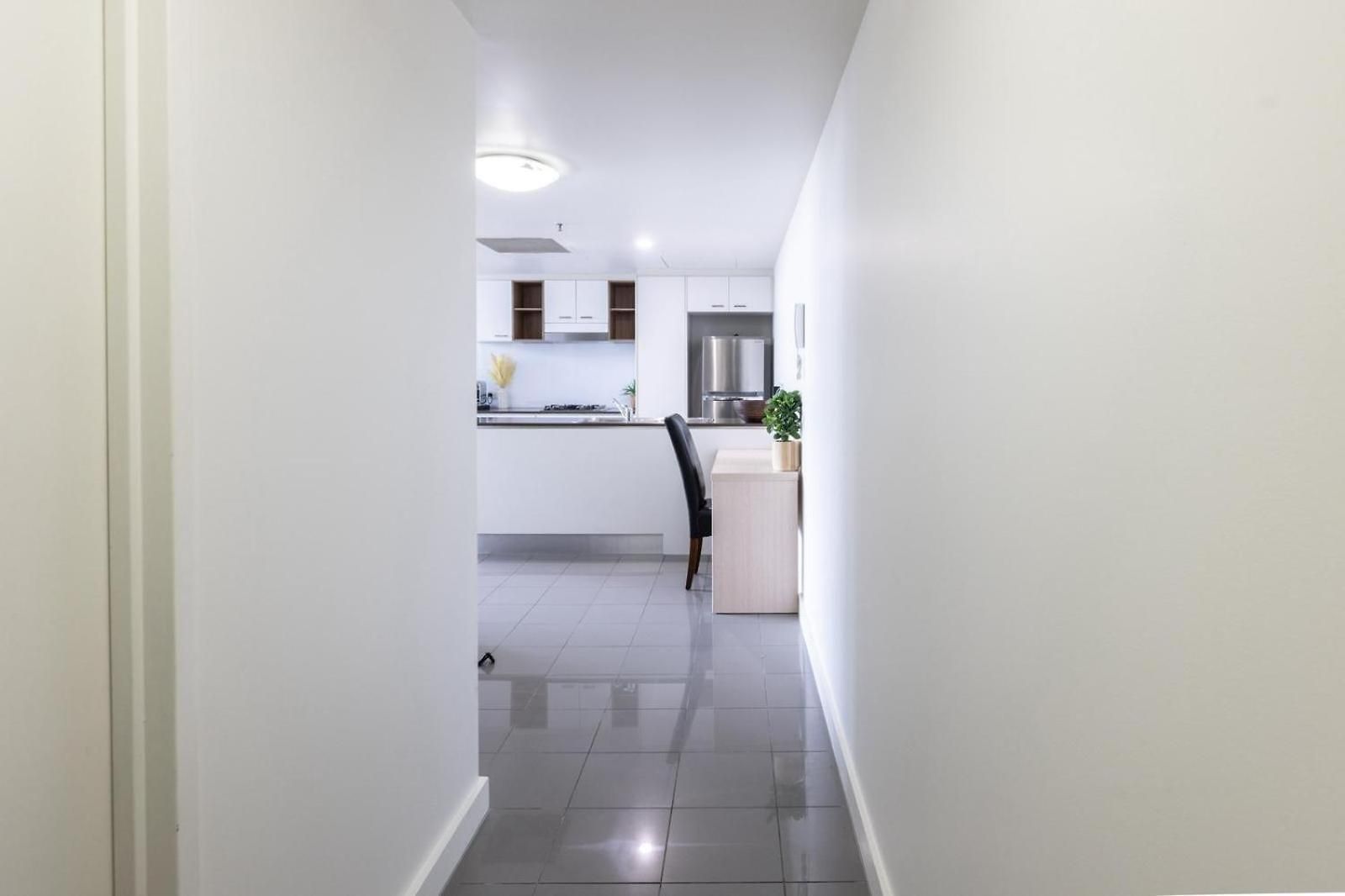 Chic 1br Retreat Heart Of Pool&gym Views Apartment Brisbane