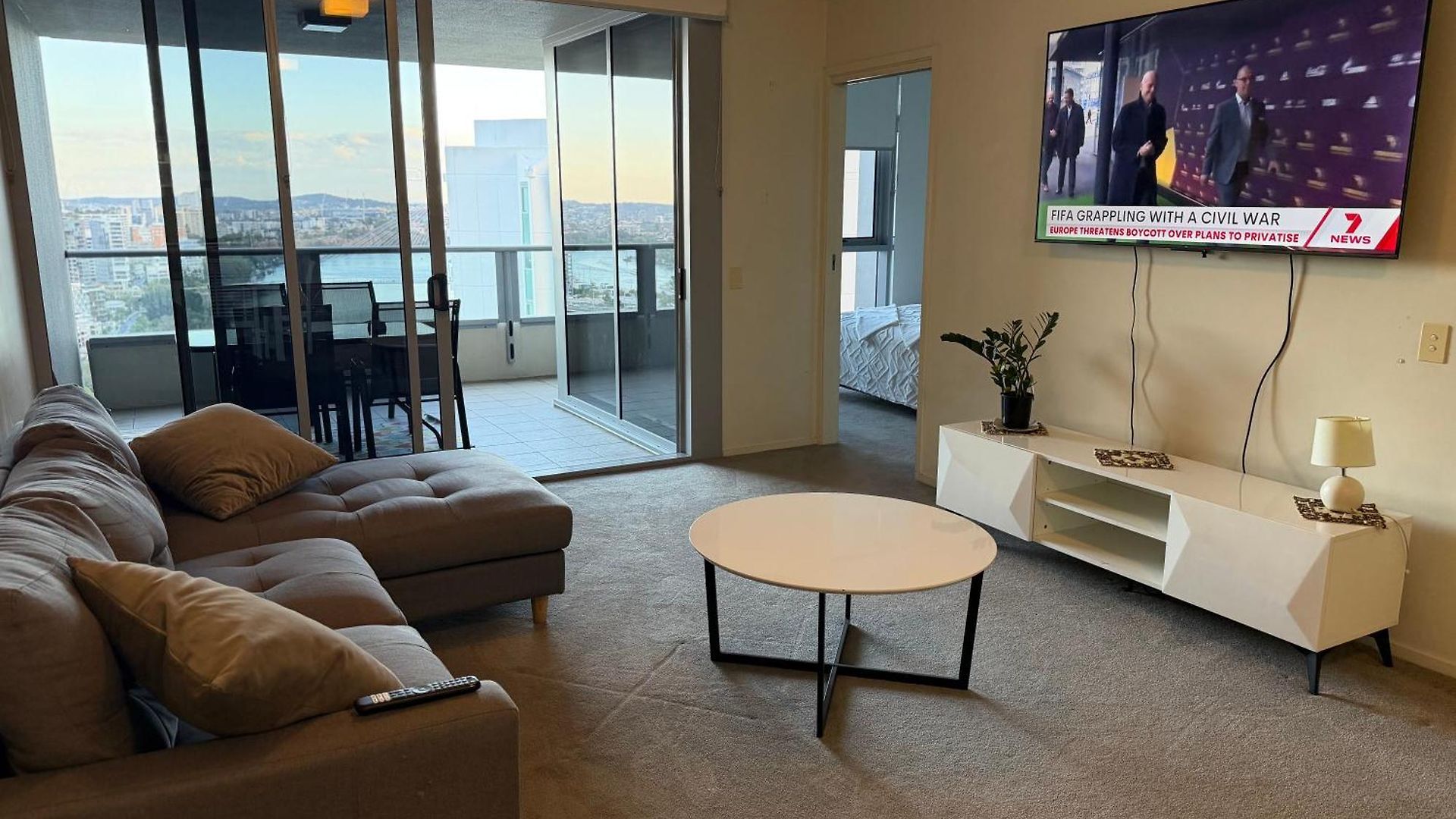 Apartment 2bed 2bath Riverfront Luxury Views