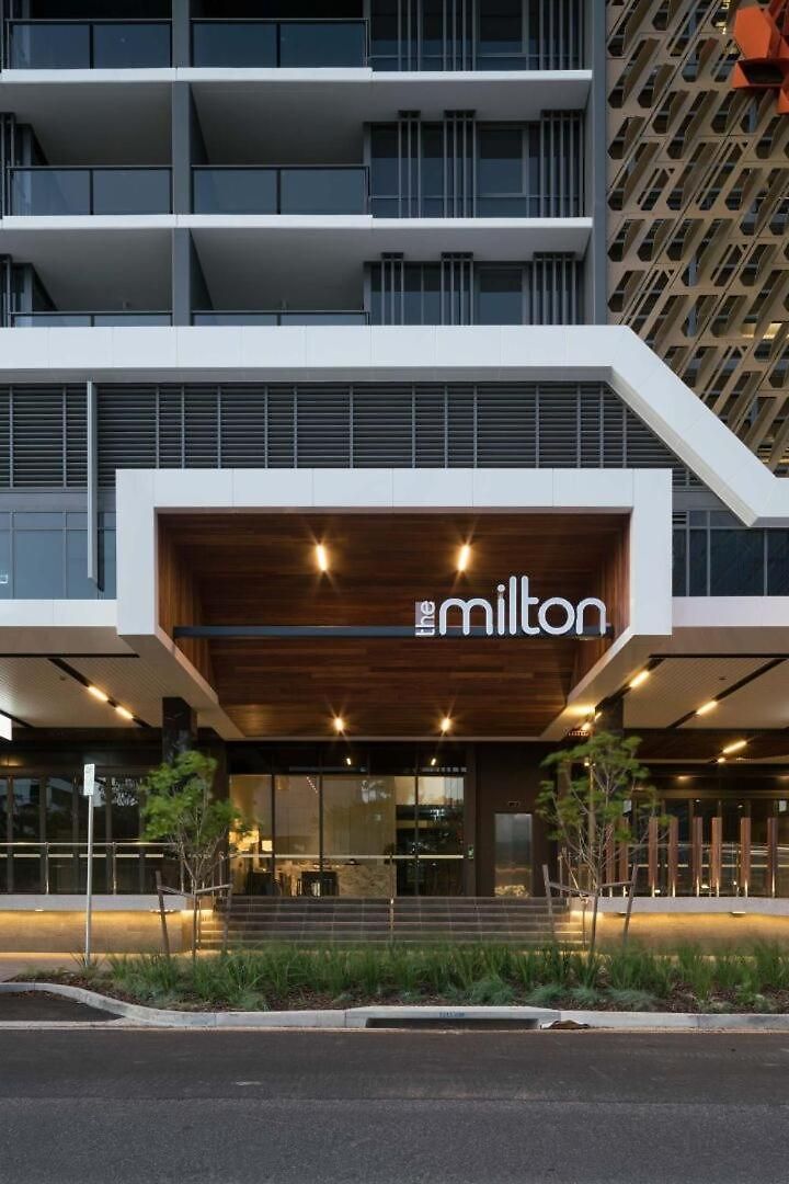 Modern Living With Secure Parking! *