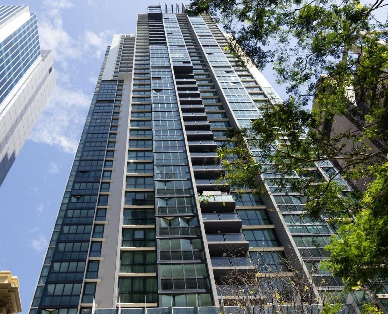Chic 1br Retreat Heart Of Pool&gym Views *
