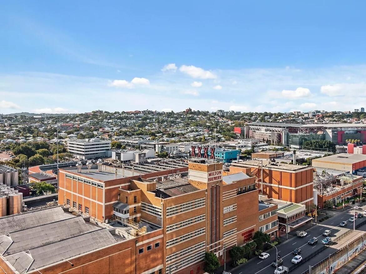 Modern Living With Secure Parking! Apartment Brisbane
