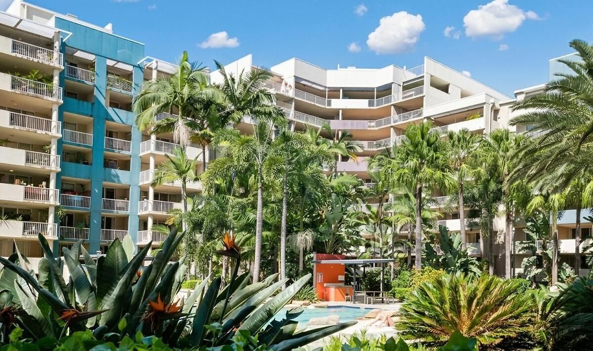 Apartment 2br - Lagoon Pool Gym - Sleeps 6 - Baby Equipped - Free Parking *
