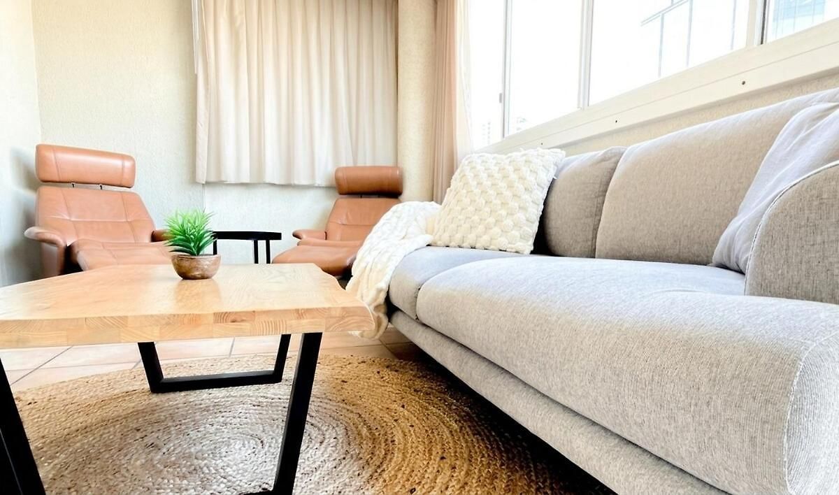 2br - Lagoon Pool Gym - Sleeps 6 - Baby Equipped - Free Parking Apartment *