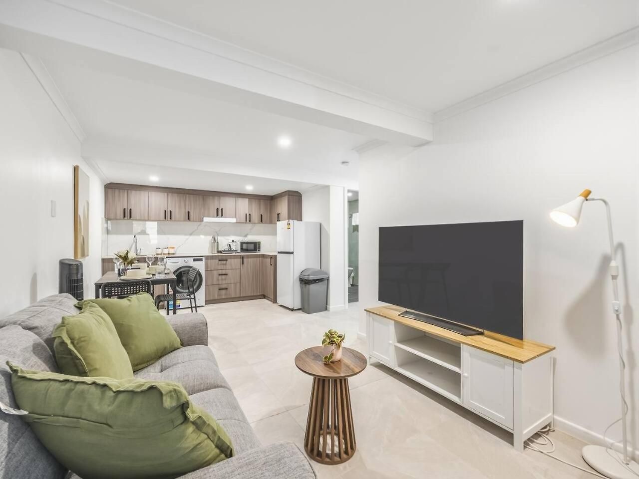 Great Value Renovated Unit Near Griffith Holiday home *