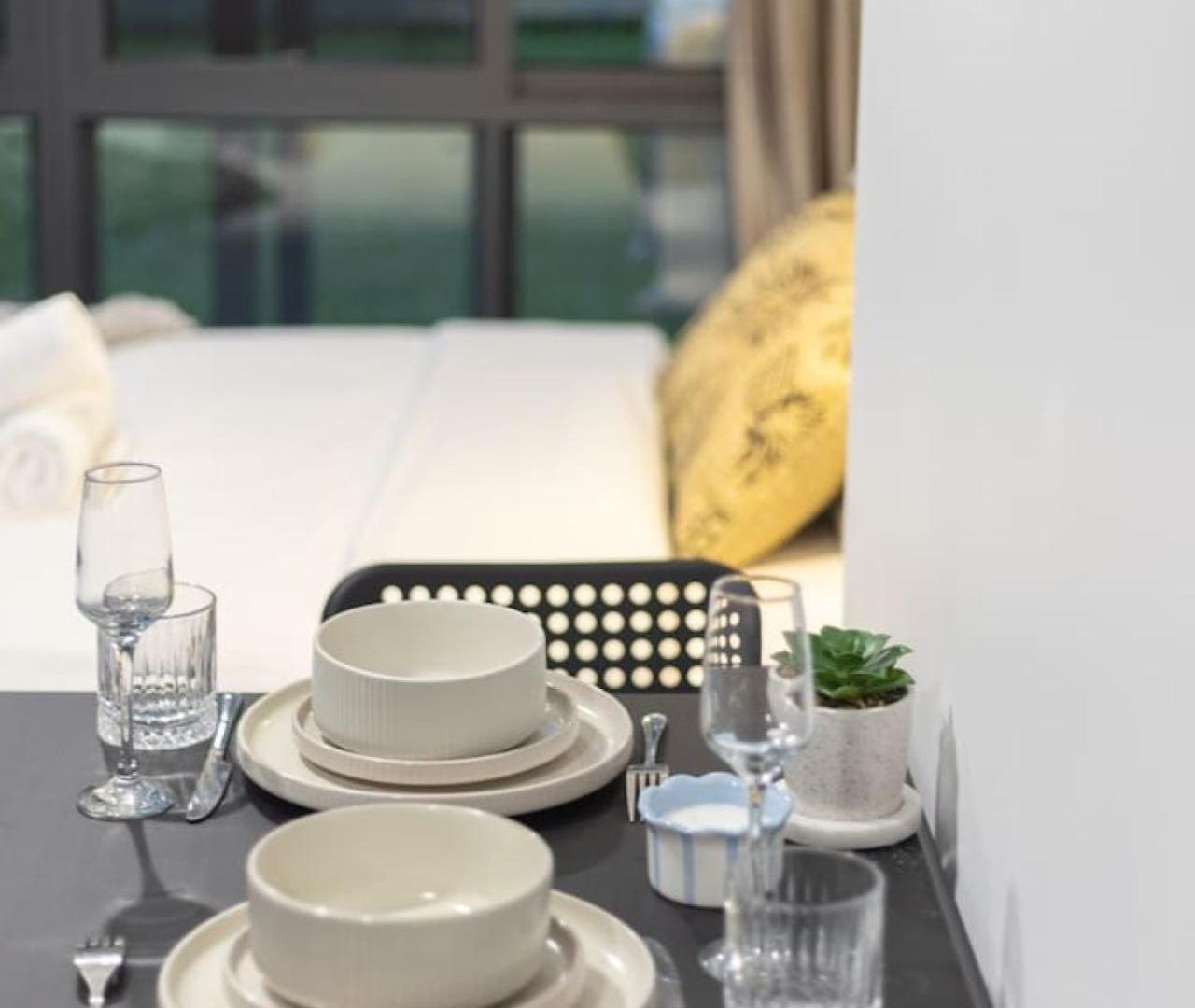 Great Value Renovated Prime Location Aircon Holiday home Brisbane