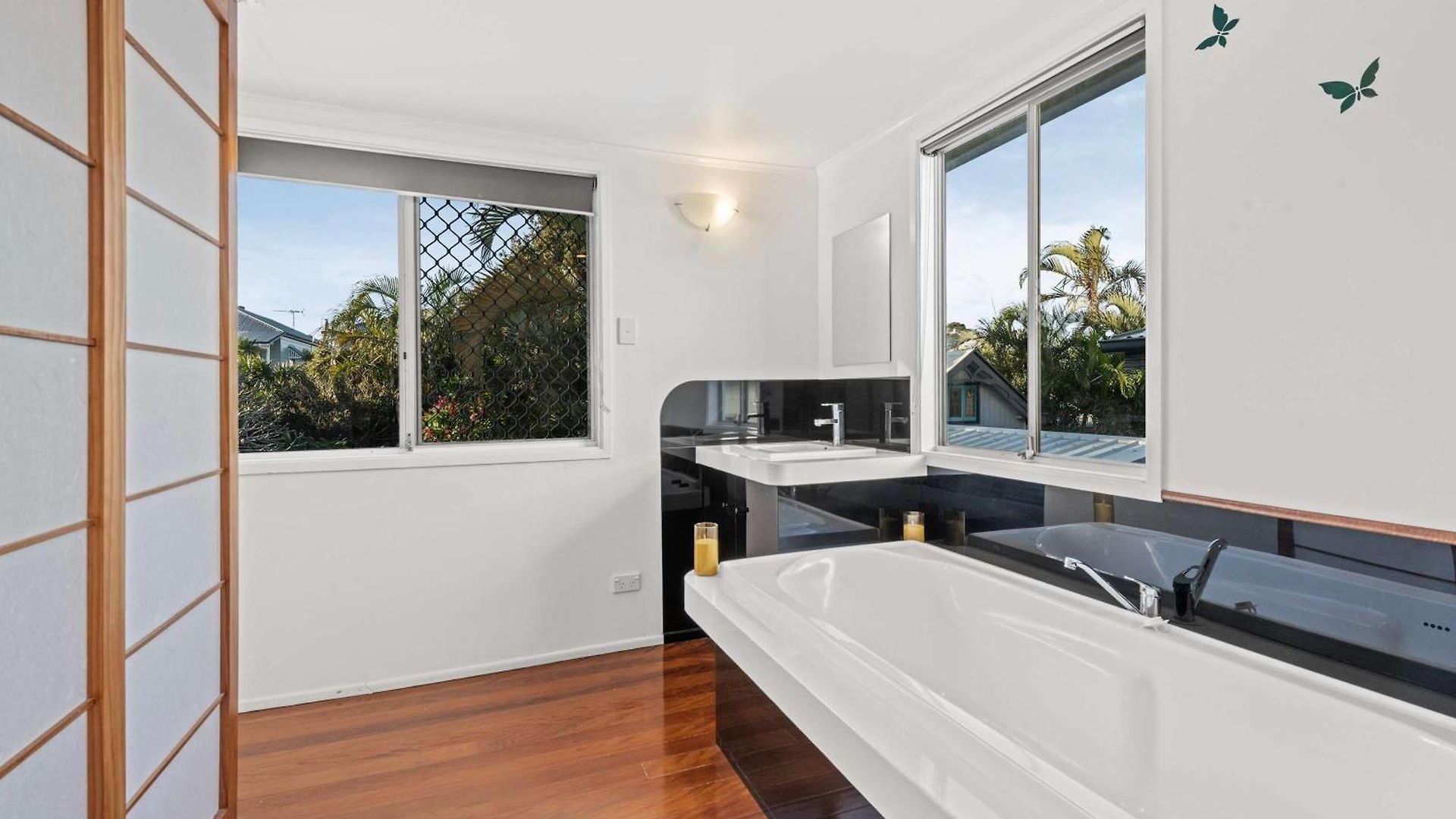 Holiday home Sunny Bayside Escape In Lota Brisbane