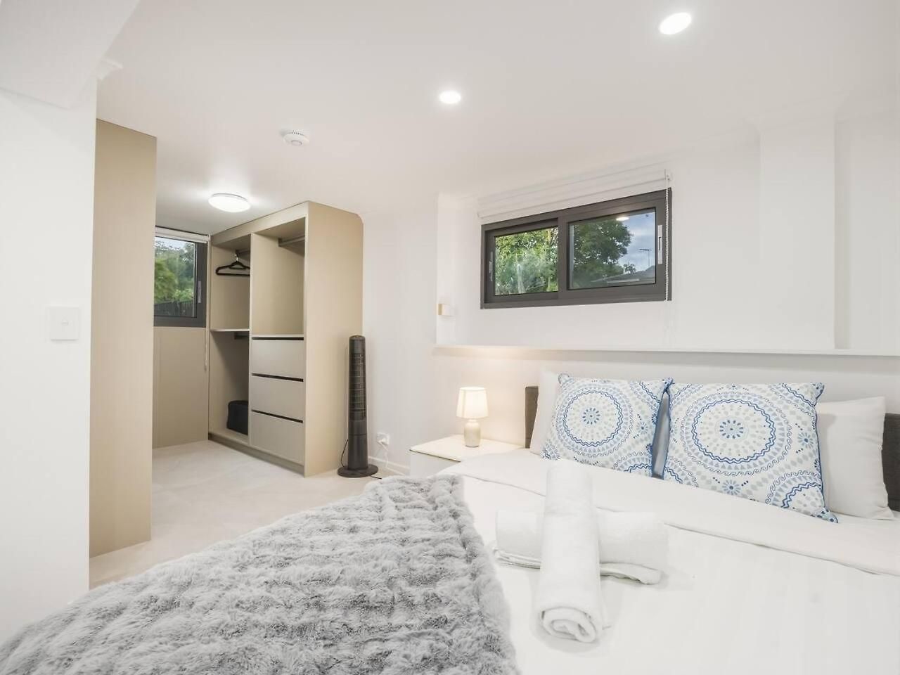 Great Value Renovated Unit Near Griffith Holiday home *