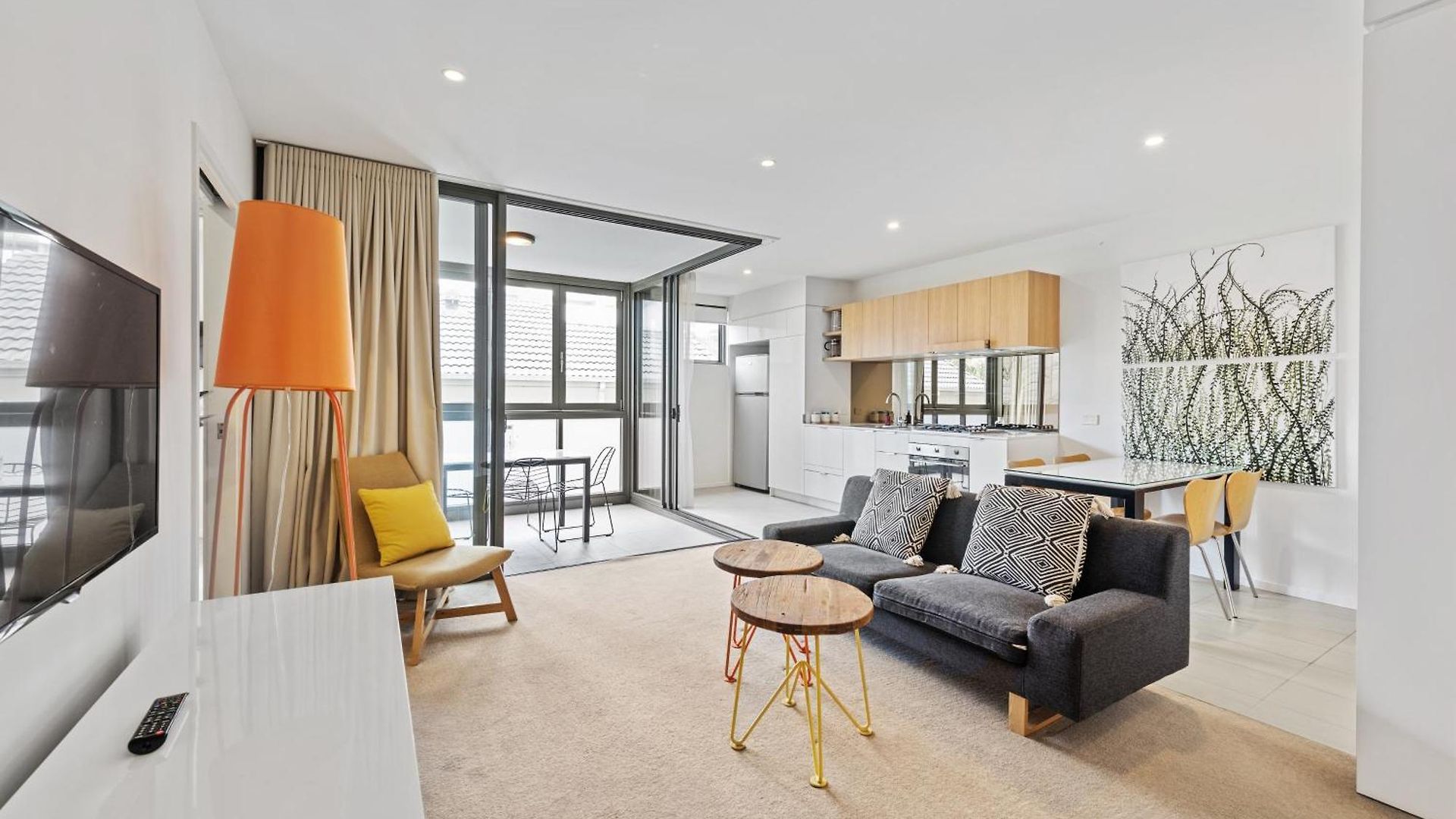 Apartment Russell Street South