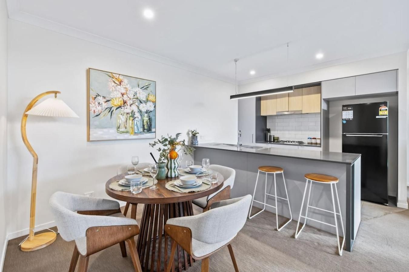 Modern Family 2 Parking Near Sunnybank *