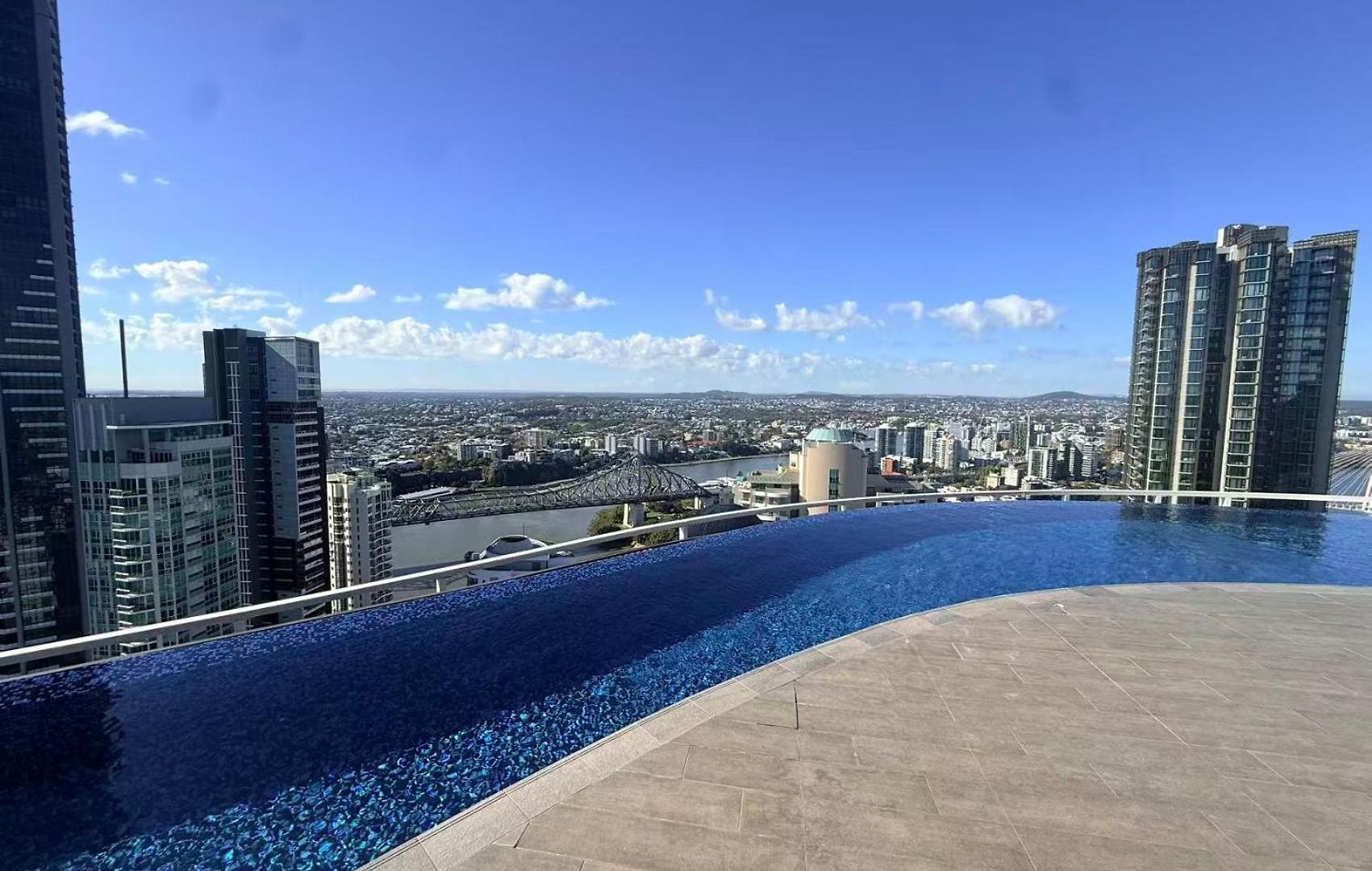 Apartment Metropolitan Luxe Balcony With Skyline Views Brisbane