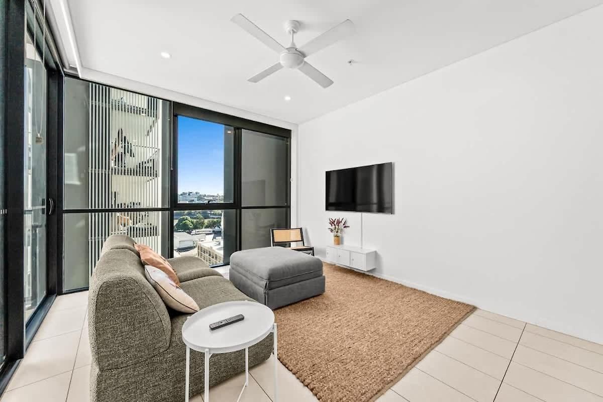 Luxury South Retreat With Pool & Parking Apartment Brisbane