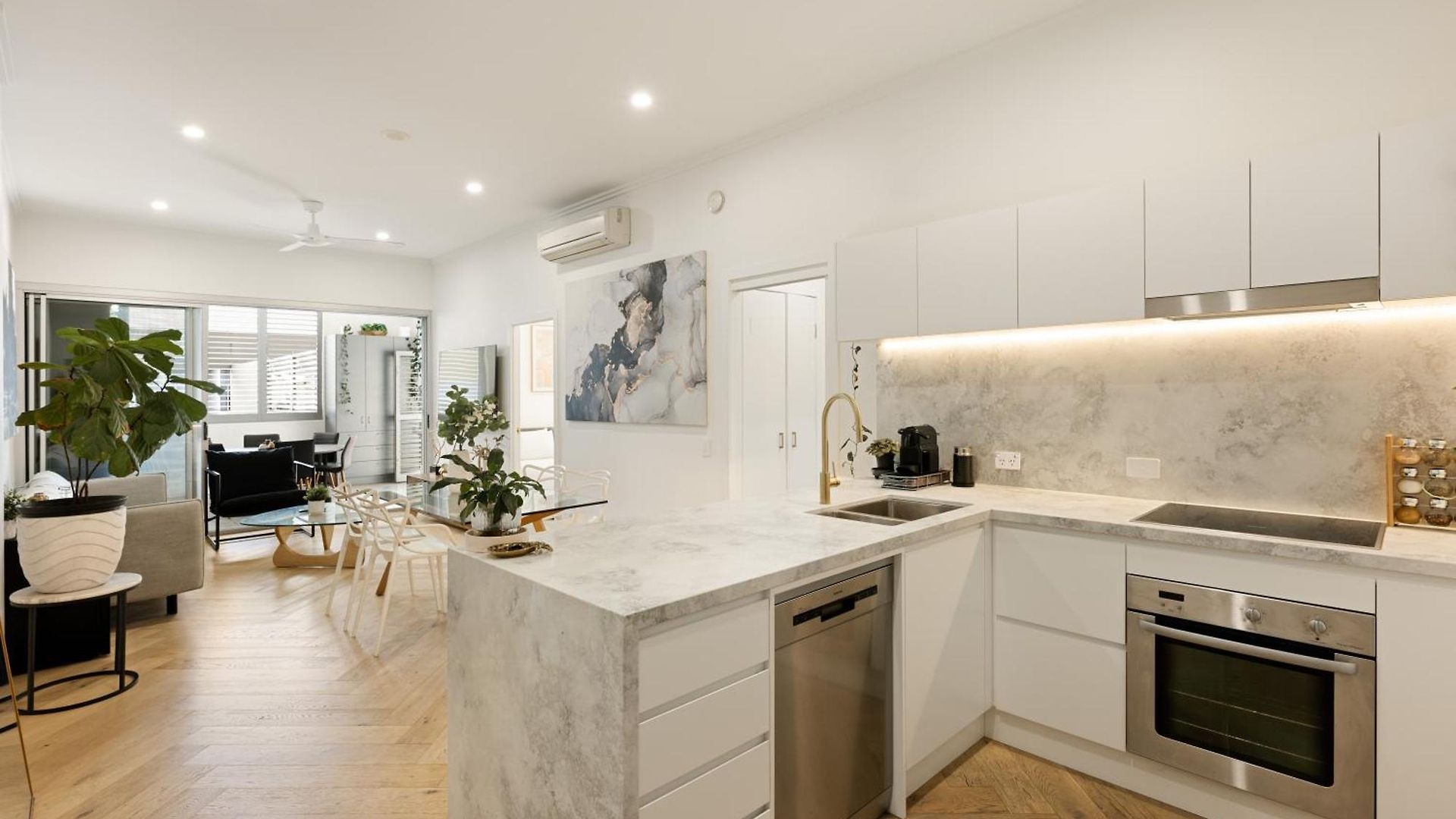 Apartment South Bank 2br With Huge Balcony & Pool Brisbane