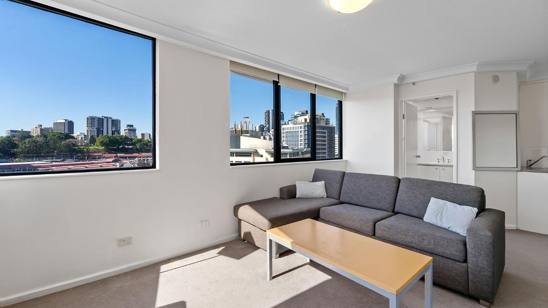 Apartment Park Regis North Quay