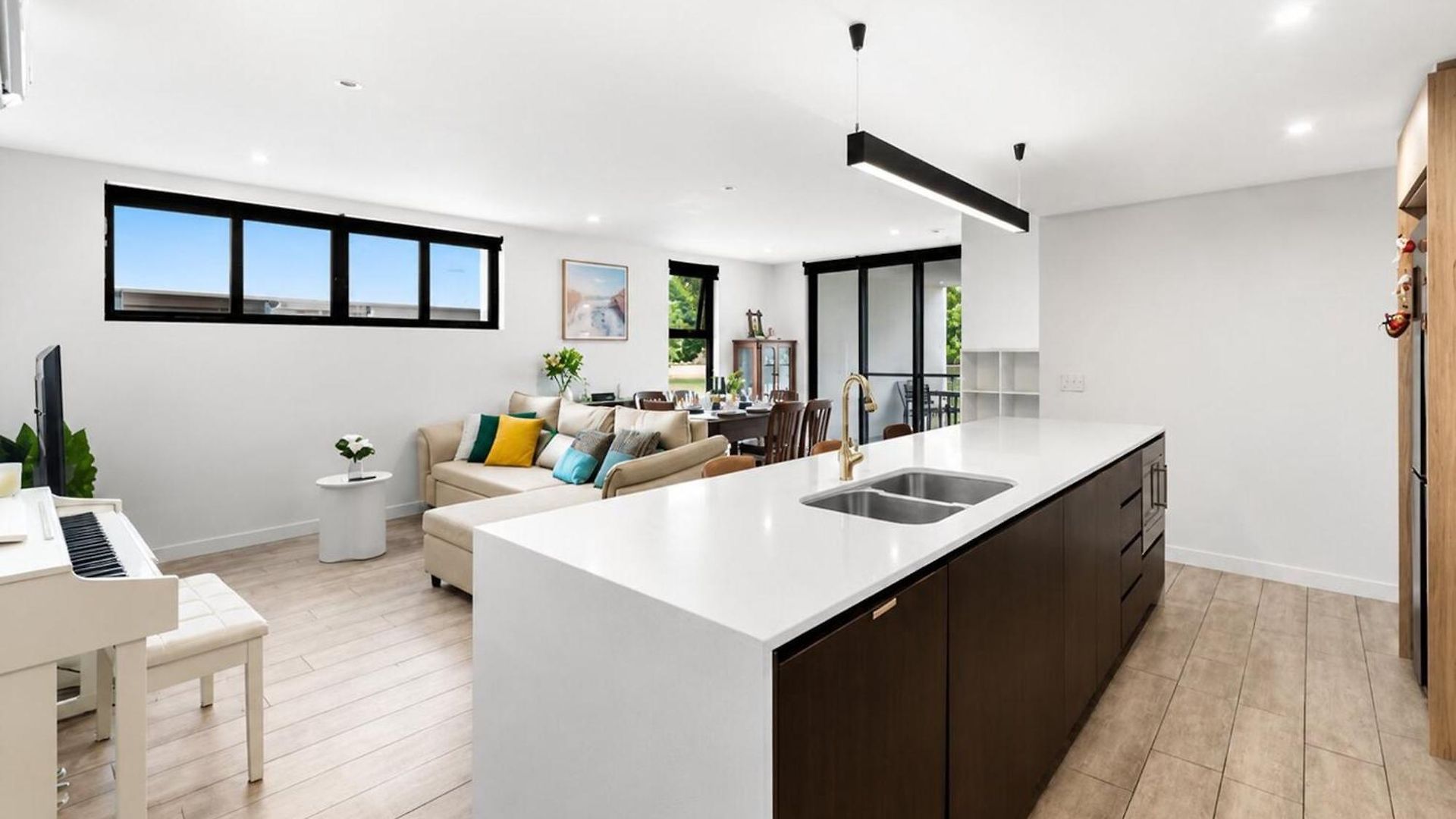 Elevated 3-bed Close To River Apartment Brisbane