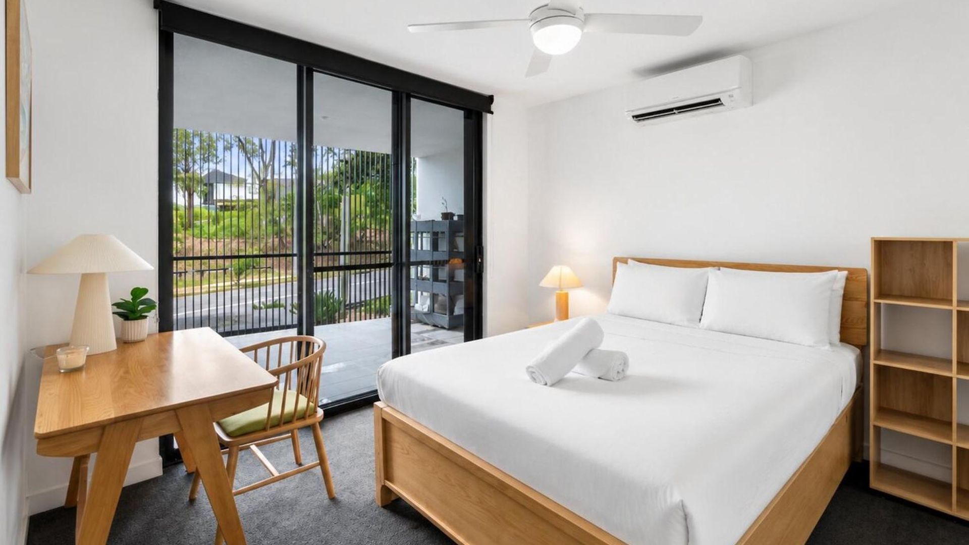 Apartment Elevated 3-bed Close To River