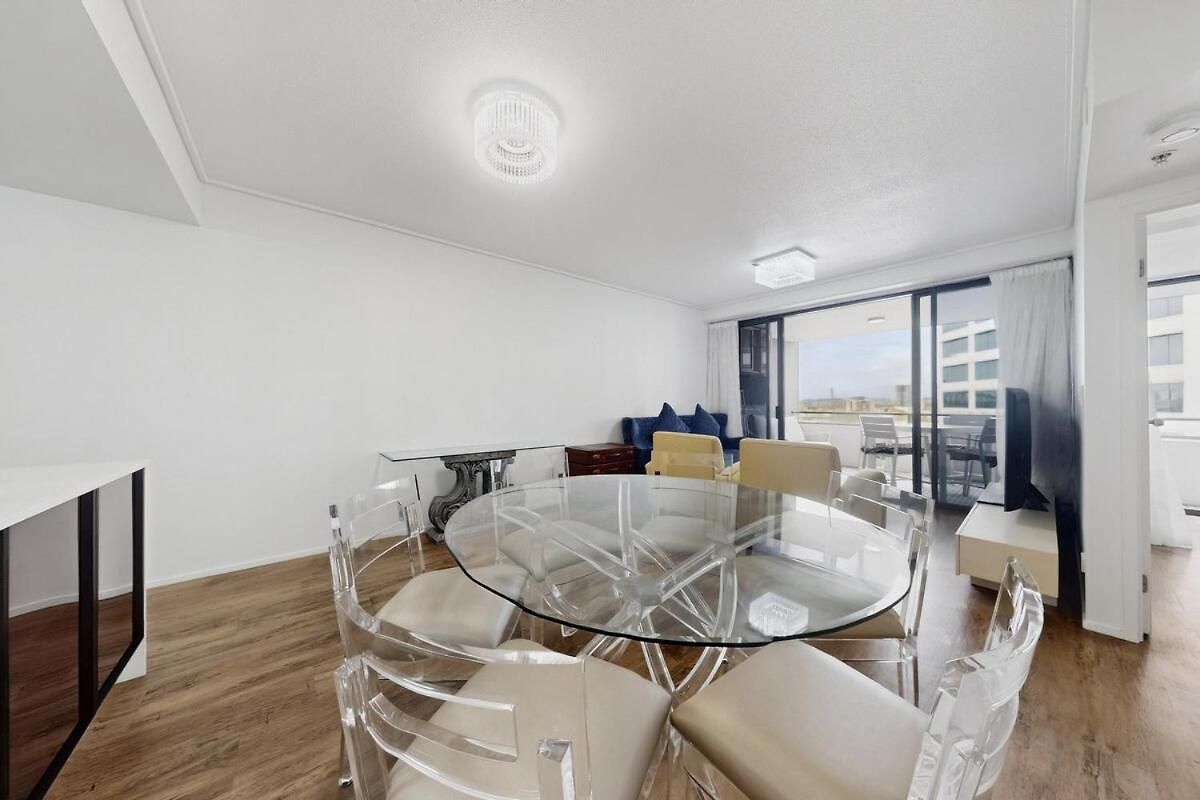 2 Bedroom River View In Cbd Apartment *