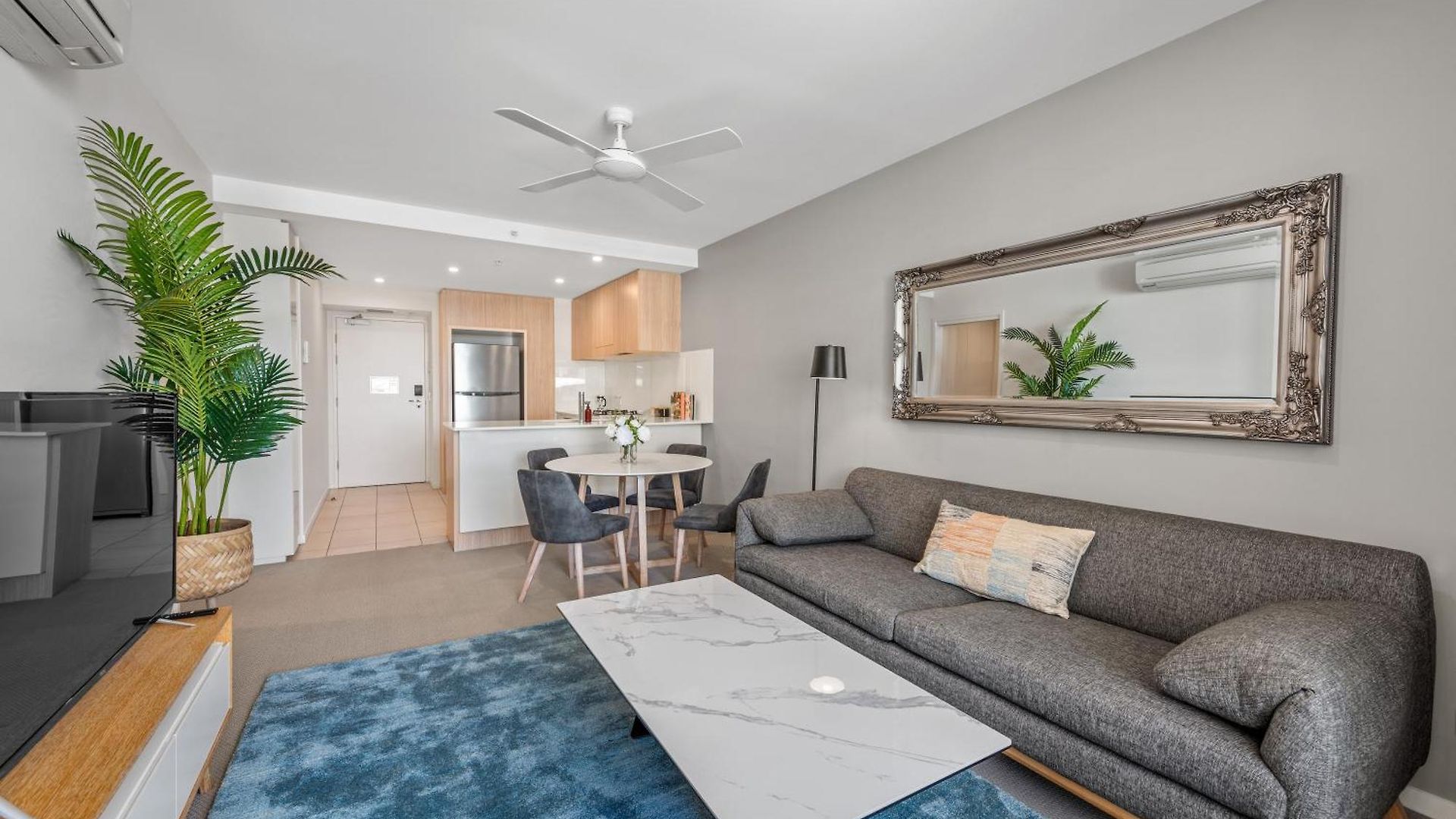 Luxe Portside With River Views, Parking & Study * Brisbane