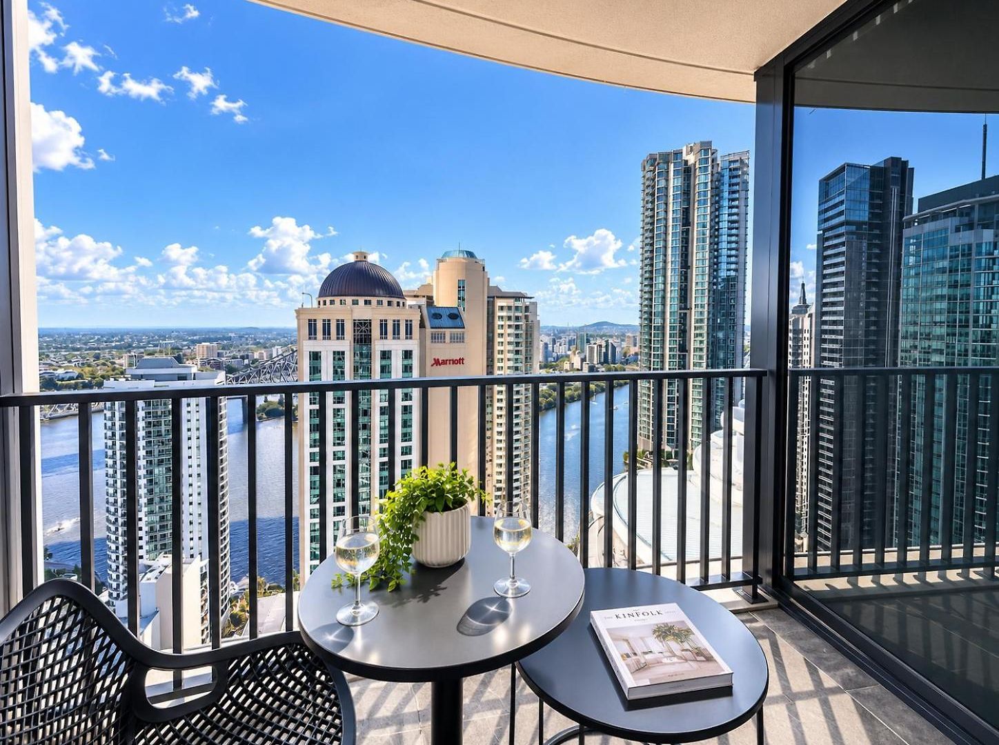 Metropolitan Luxe Balcony With Skyline Views Apartment