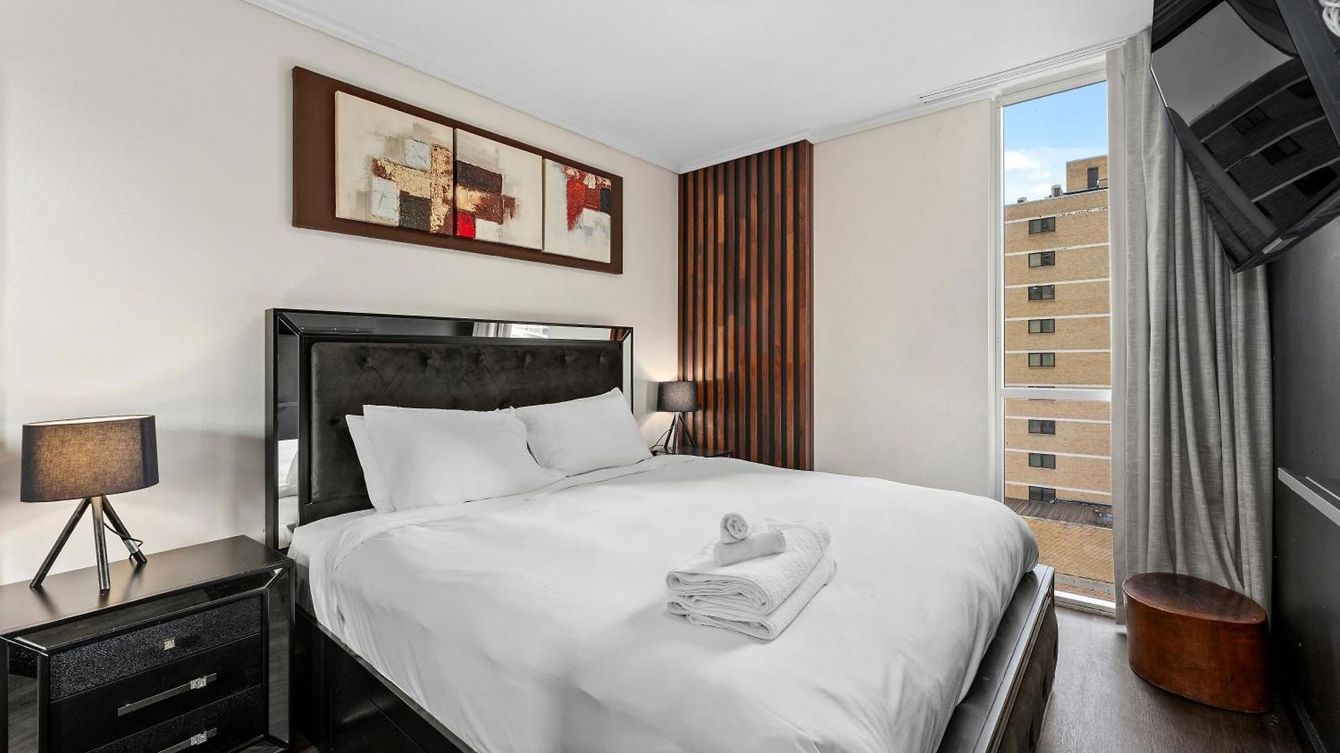 Bright & Cozy 2br With Pool, Gym, Wifi & Parking Brisbane