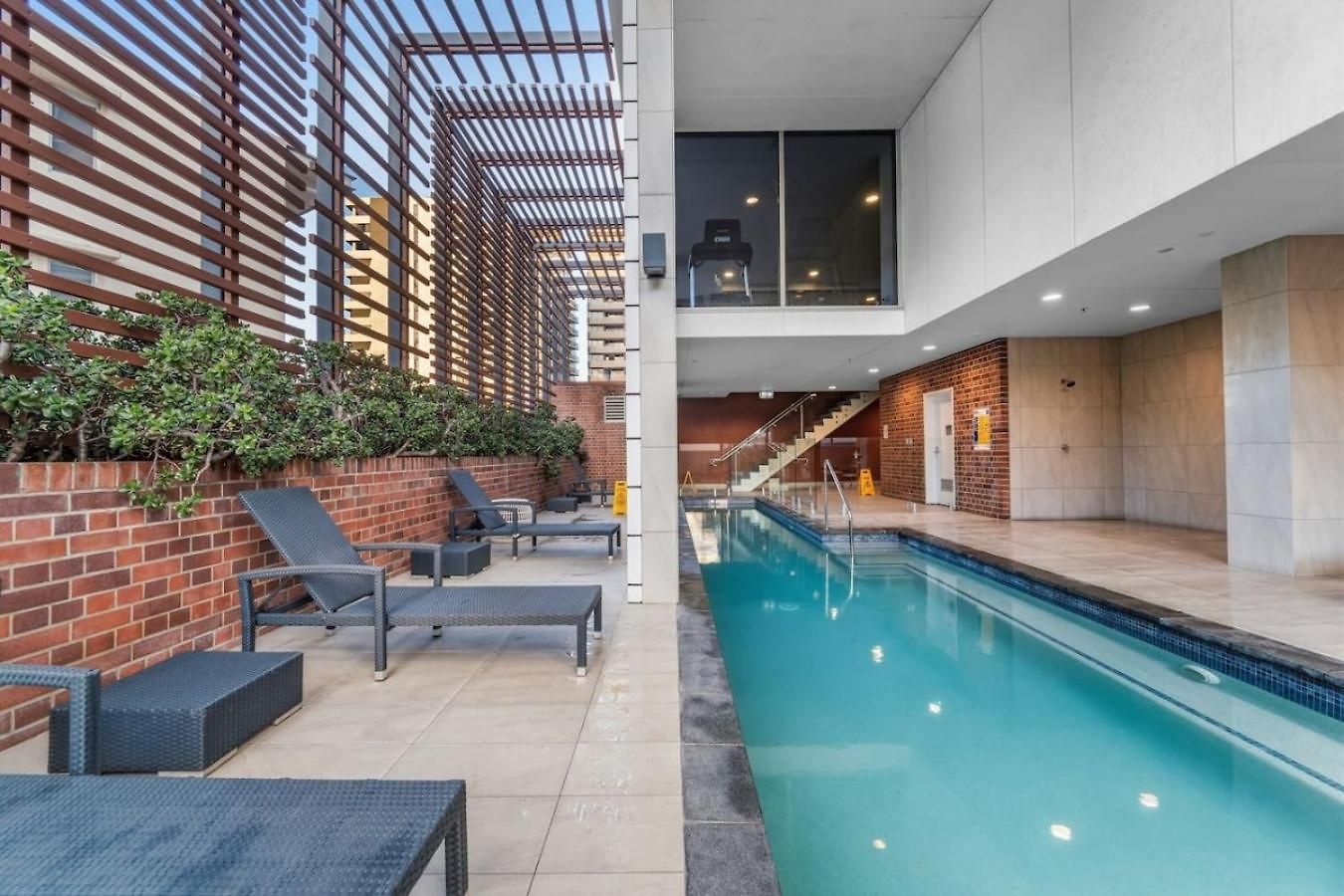 The Valley 1br Sofa Bed Parking Pool And Gym Apartment