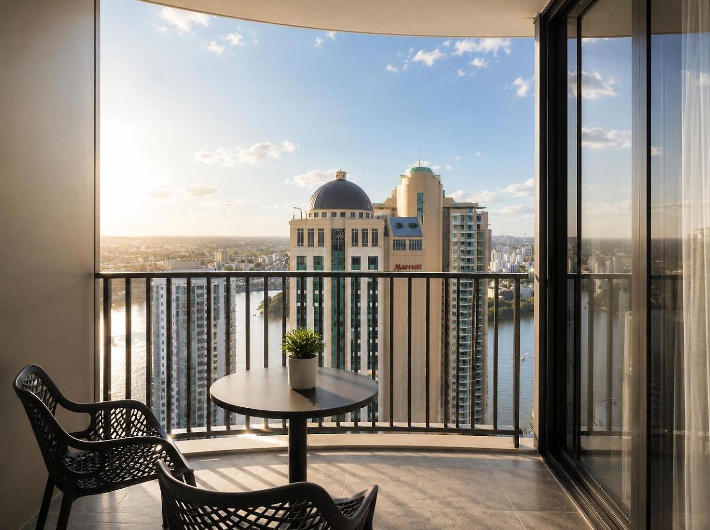 Metropolitan Luxe Balcony With Skyline Views Apartment Brisbane