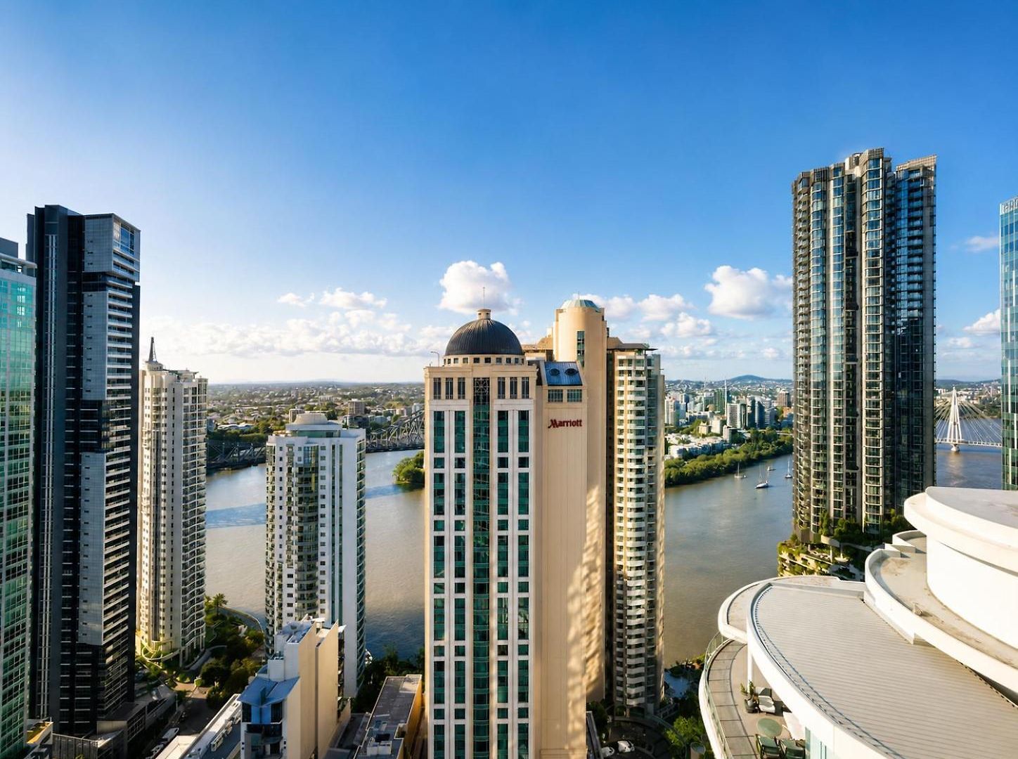 Metropolitan Luxe Balcony With Skyline Views Apartment Brisbane