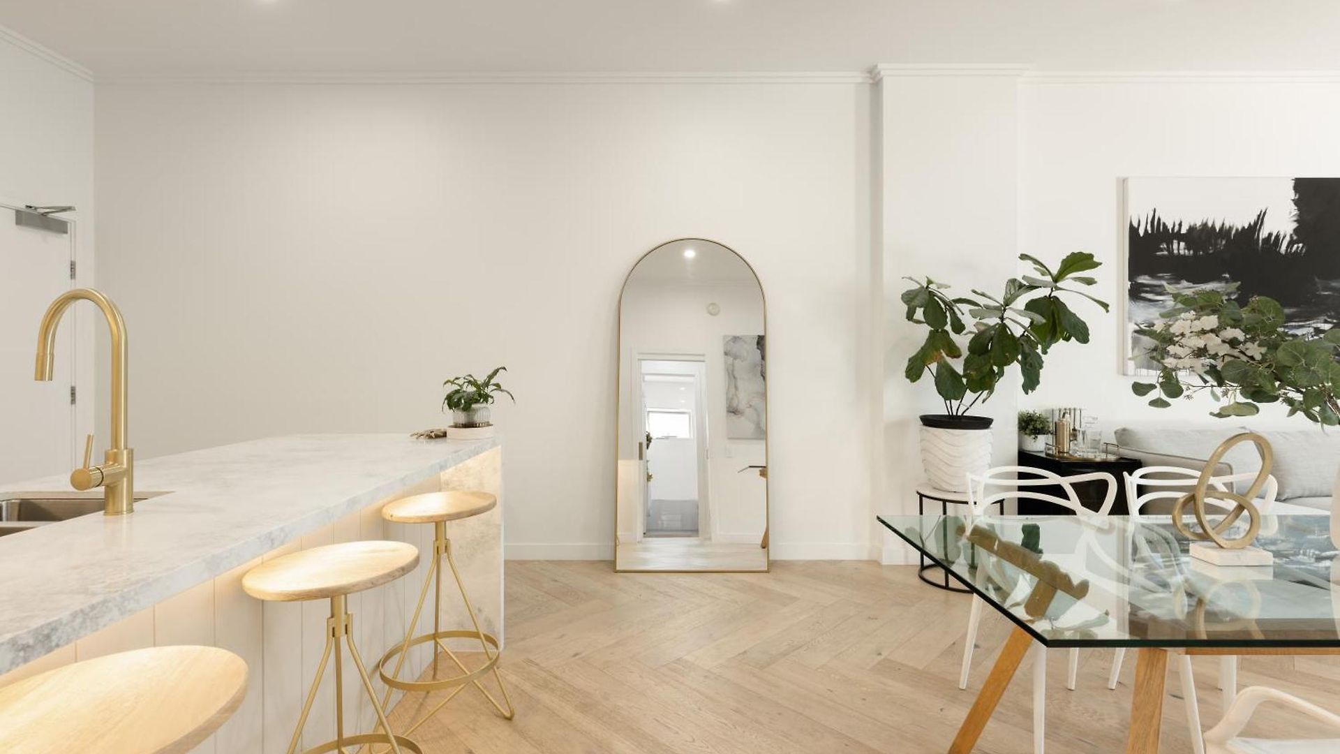Apartment South Bank 2br With Huge Balcony & Pool *