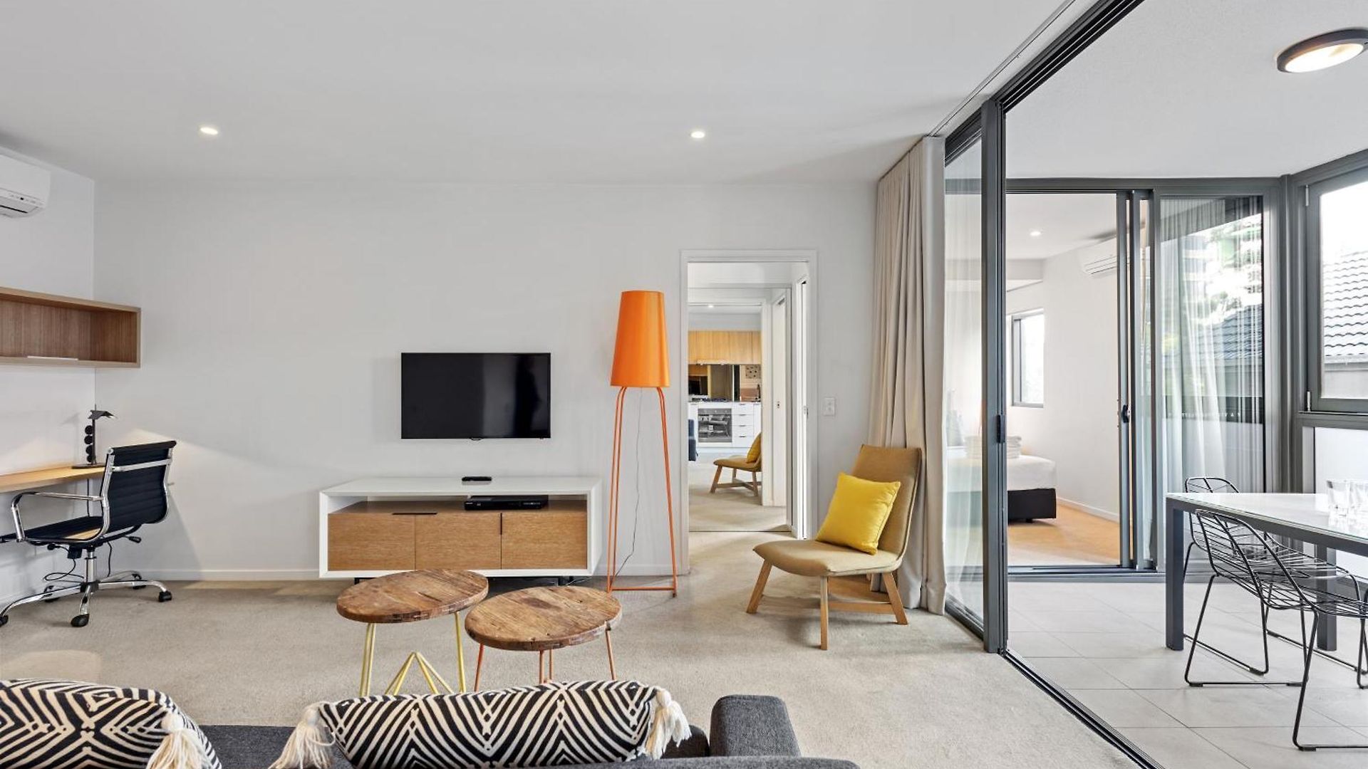 Russell Street South Apartment