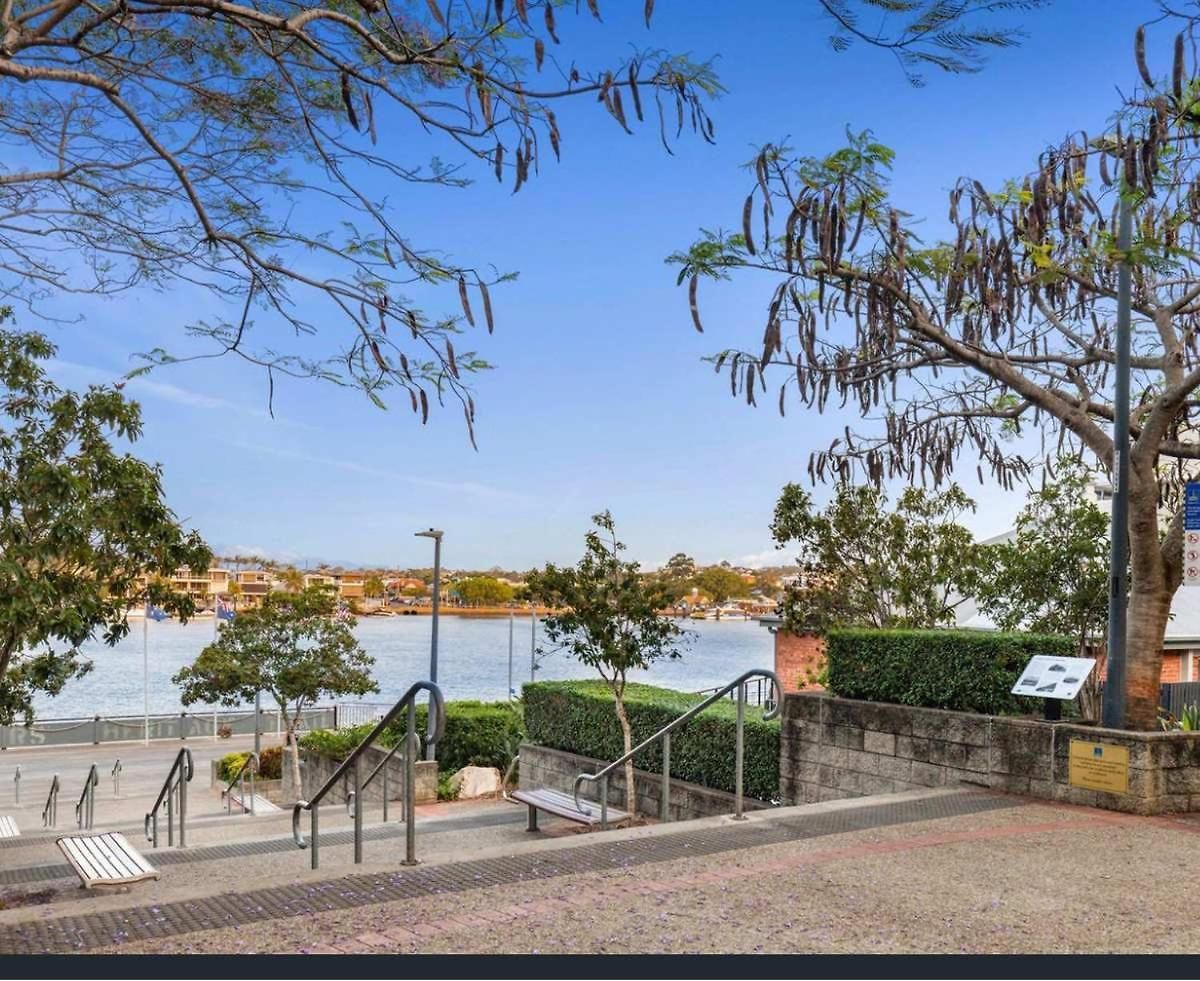 Point Peninsula - 2bed-2bath-car-pool - Teneriffe Brisbane