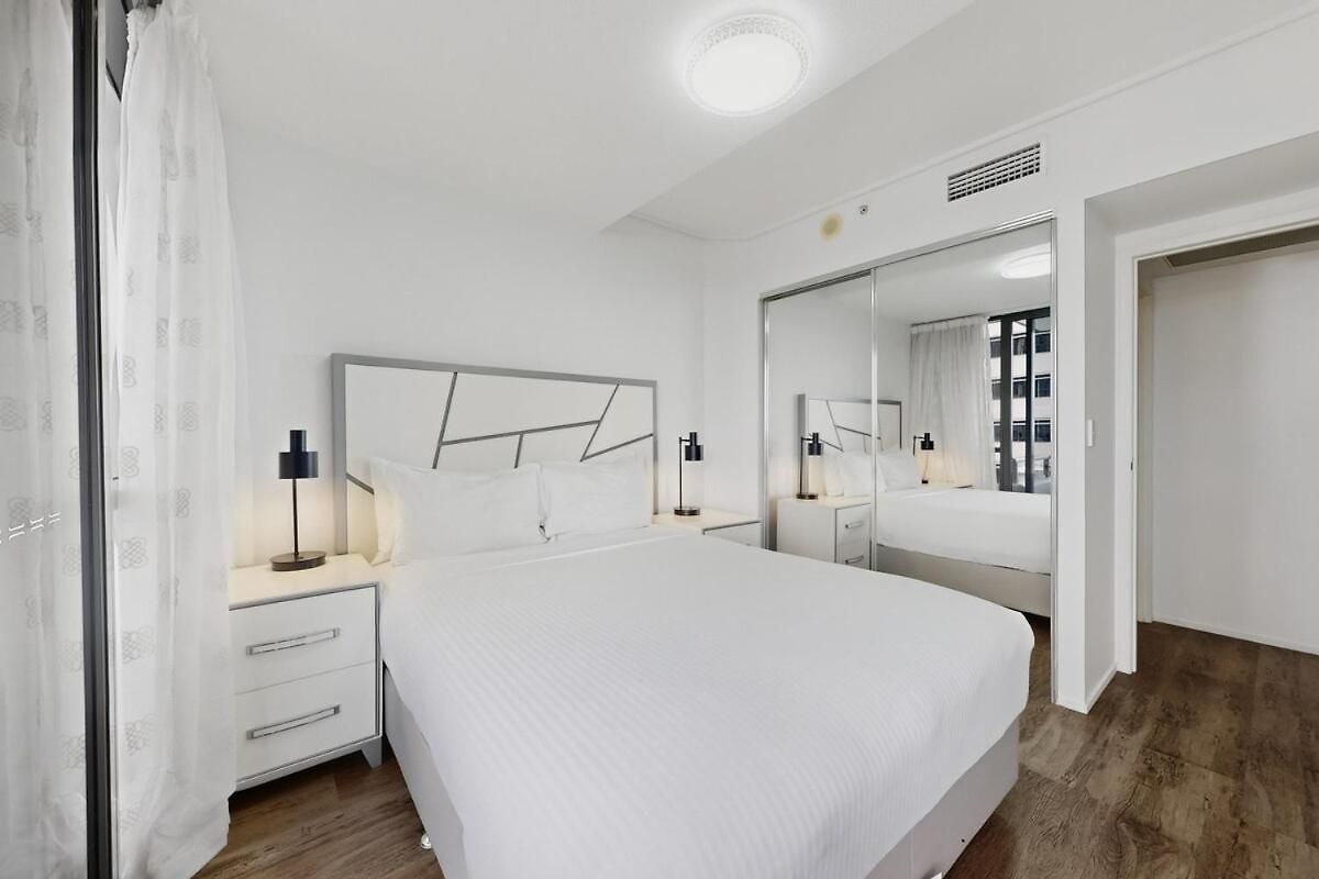 2 Bedroom River View In Cbd Apartment Brisbane