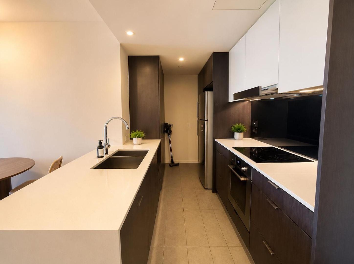 Metropolitan Luxe Balcony With Skyline Views Brisbane