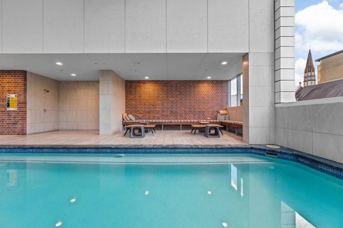 The Valley 1br Sofa Bed Parking Pool And Gym * Brisbane