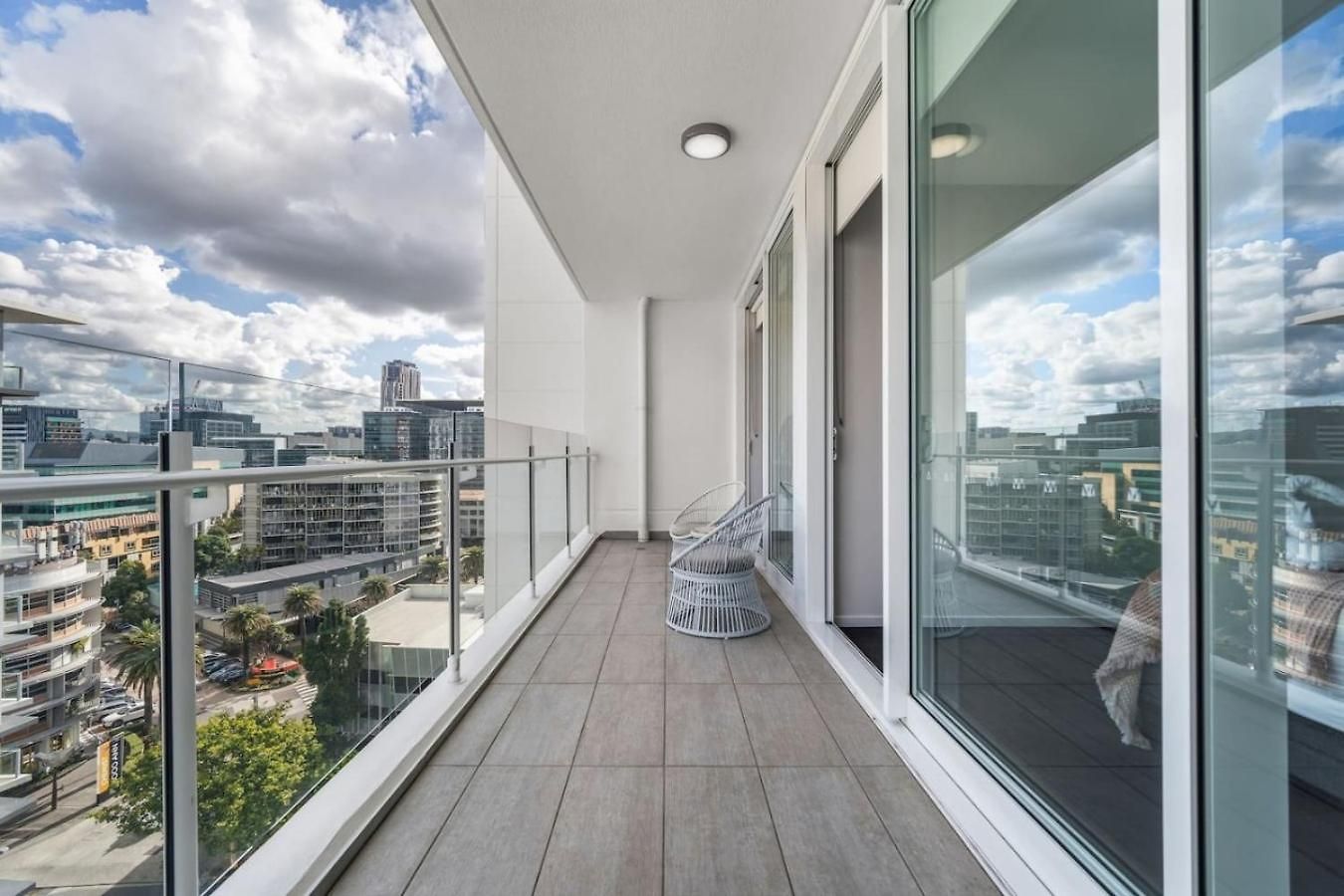 Valley Stylish Parking Pool And Gym Apartment