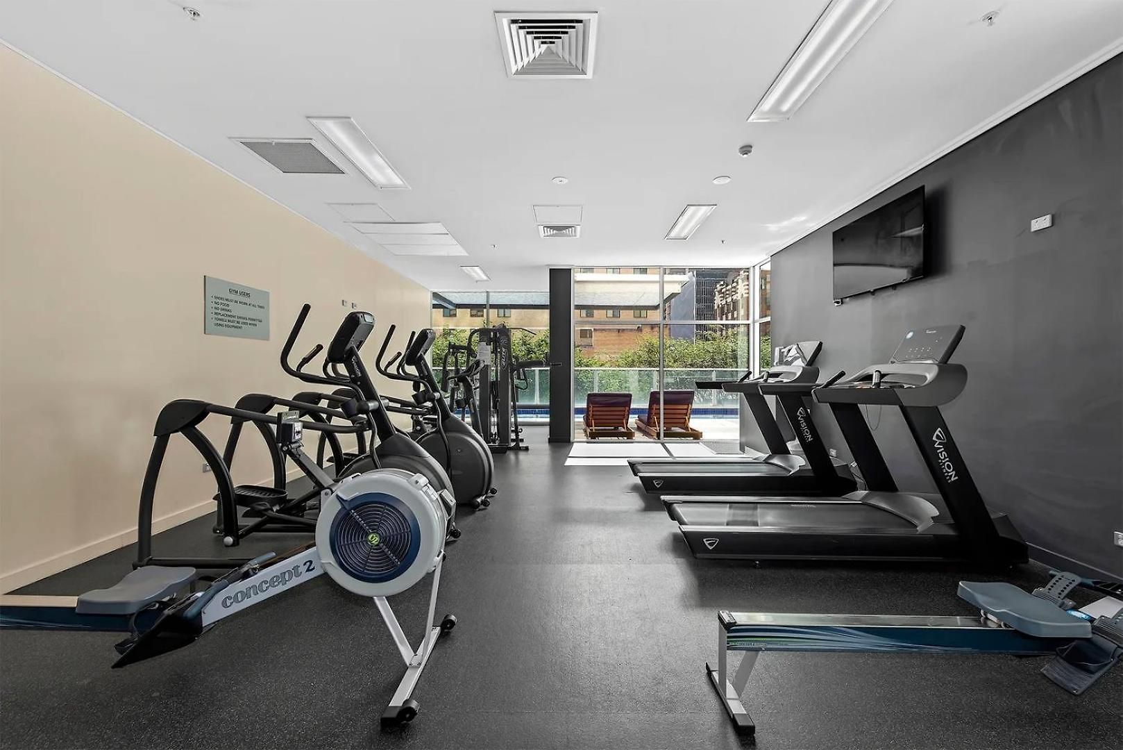 Bright & Cozy 2br With Pool, Gym, Wifi & Parking Apartment *