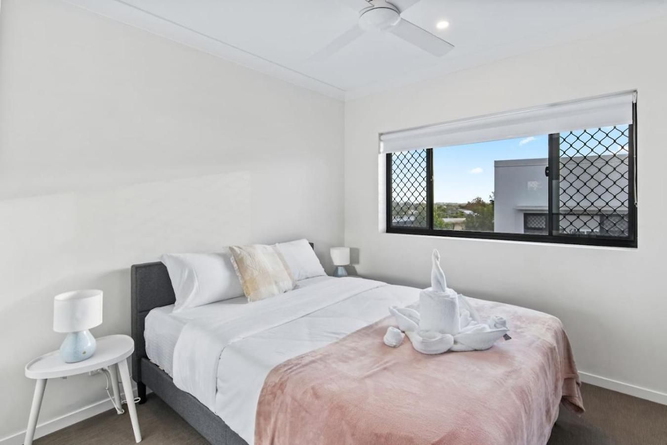 Modern Family 2 Parking Near Sunnybank * Brisbane