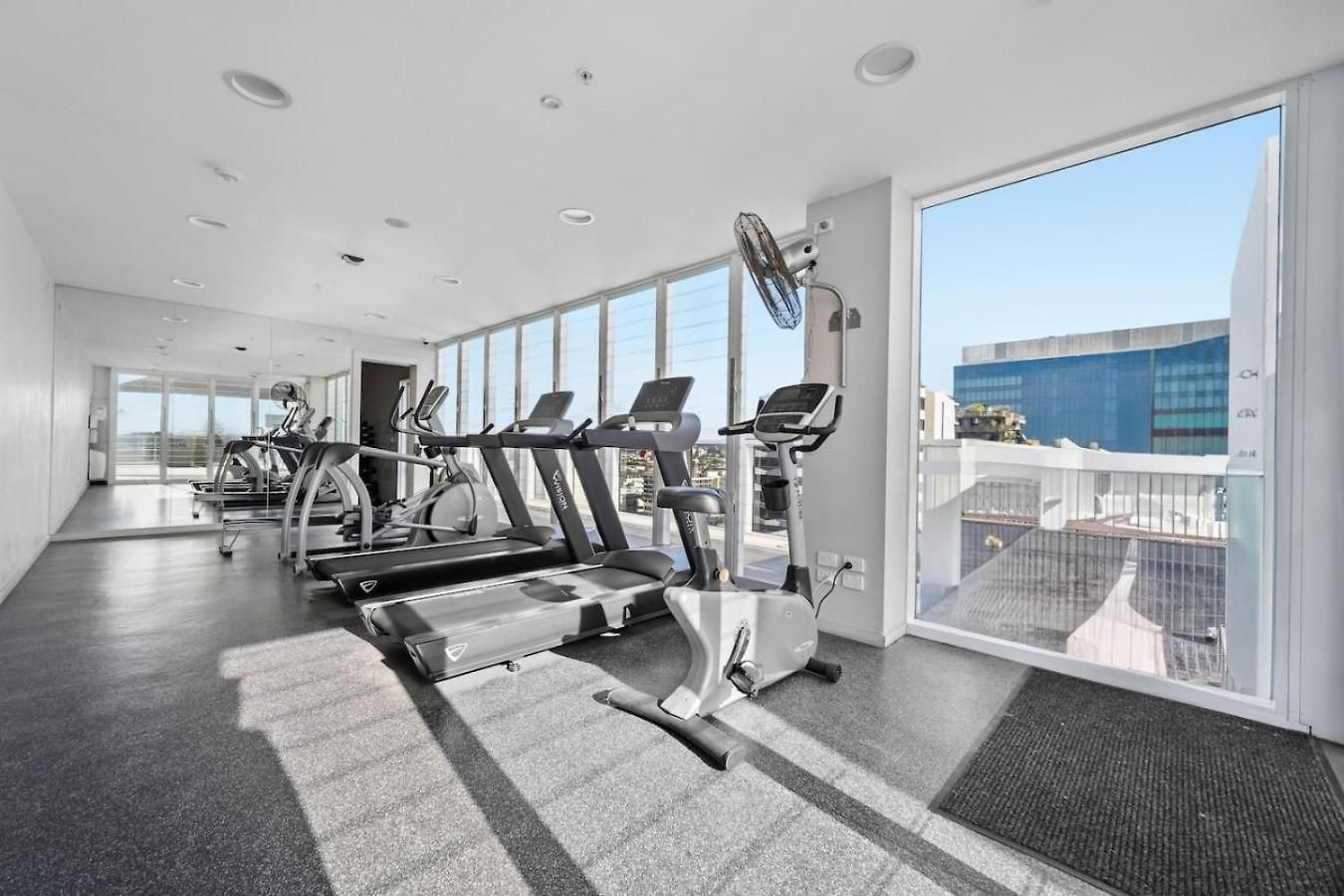 Valley Stylish Parking Pool And Gym Apartment Brisbane