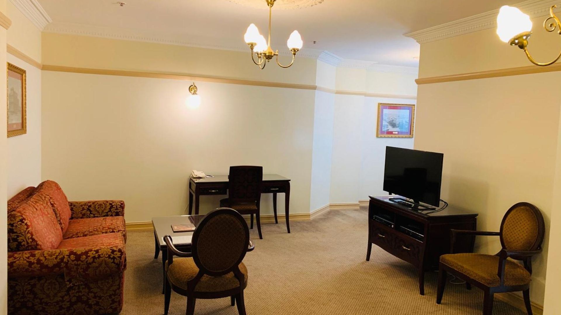 Royal Hotel 4*