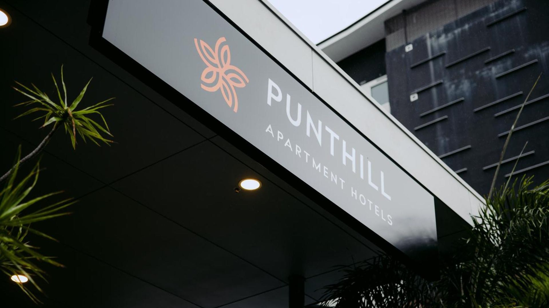 Punthill Spring Hill Aparthotel 5*