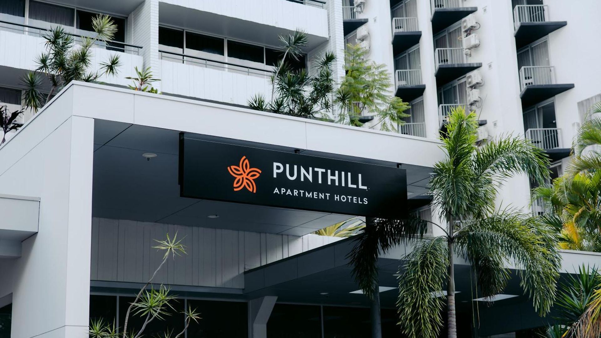 Aparthotel Punthill Spring Hill 5*