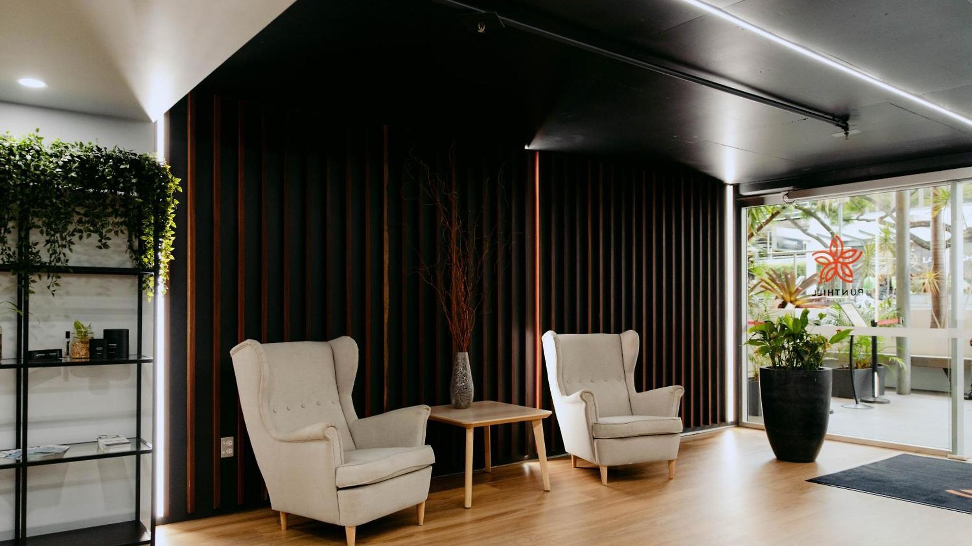 Aparthotel Punthill Spring Hill