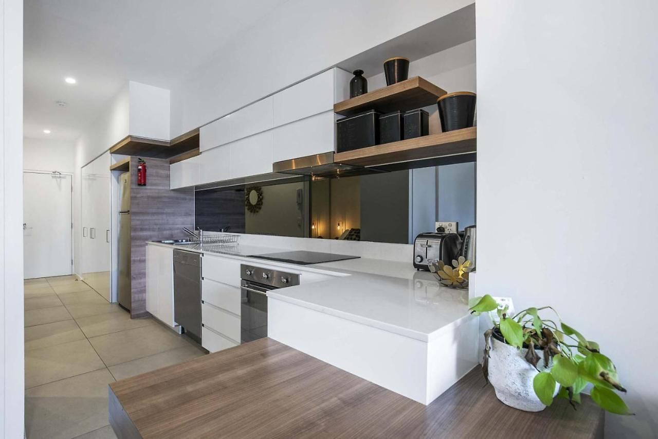 Apartment Sunny 1b In Heart Of South Bris By Custom Hosting Brisbane