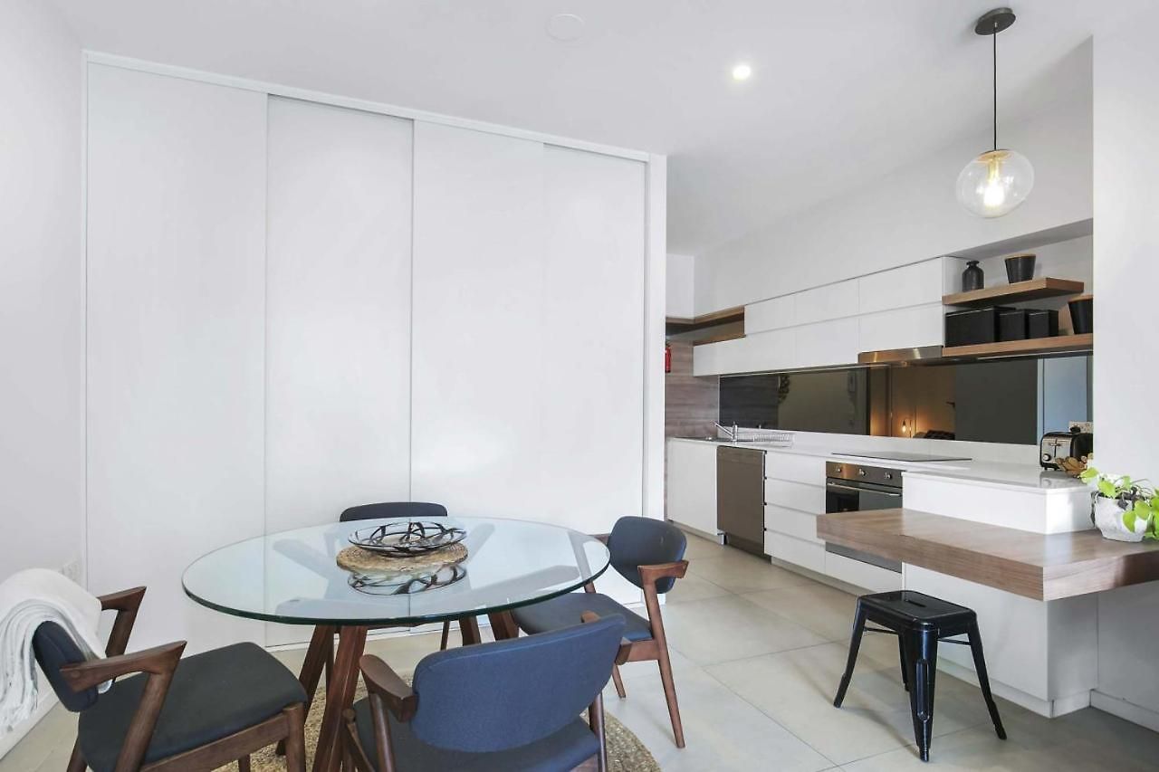Apartment Sunny 1b In Heart Of South Bris By Custom Hosting Brisbane