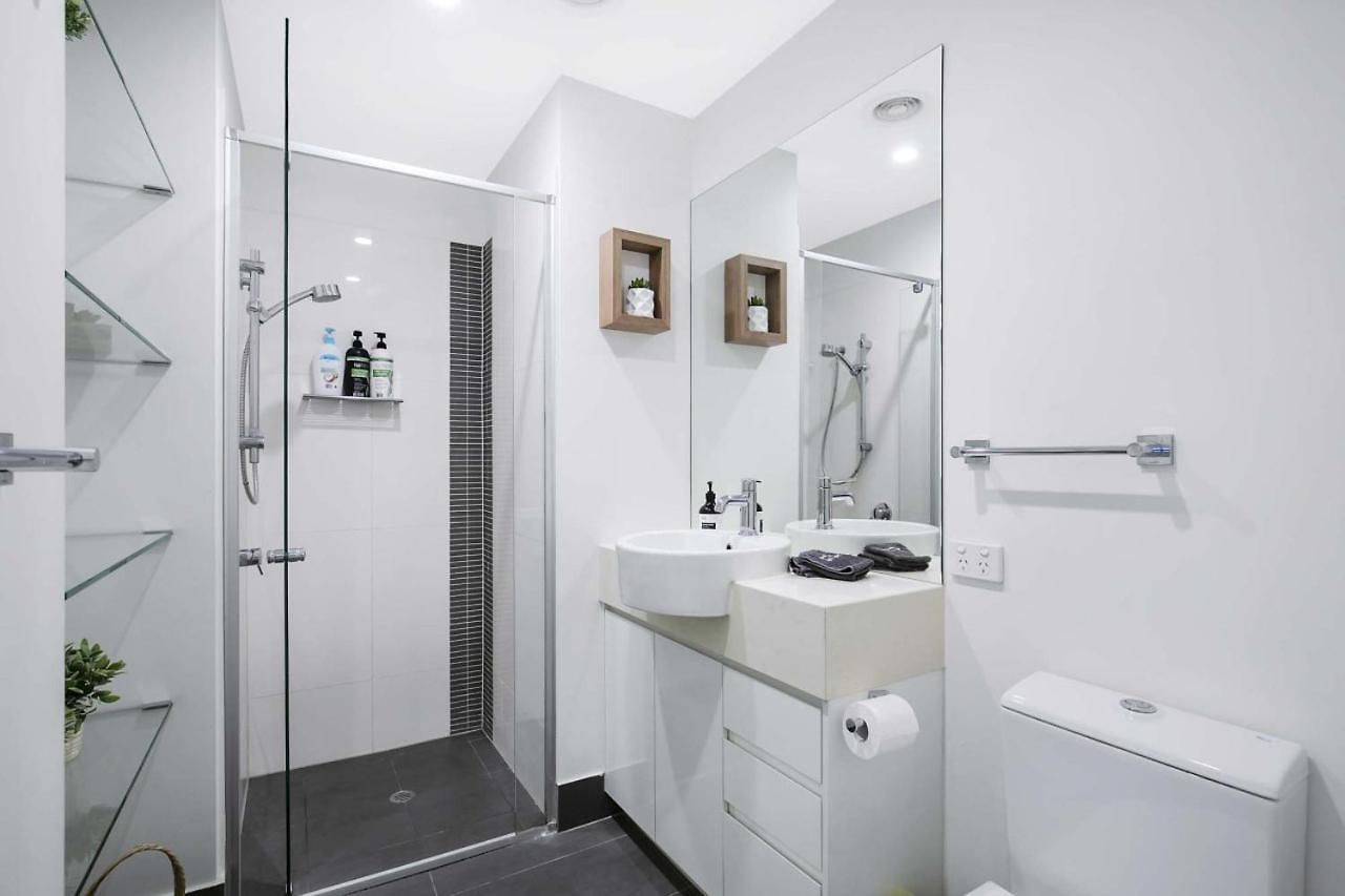 Sunny 1b In Heart Of South Bris By Custom Hosting Brisbane