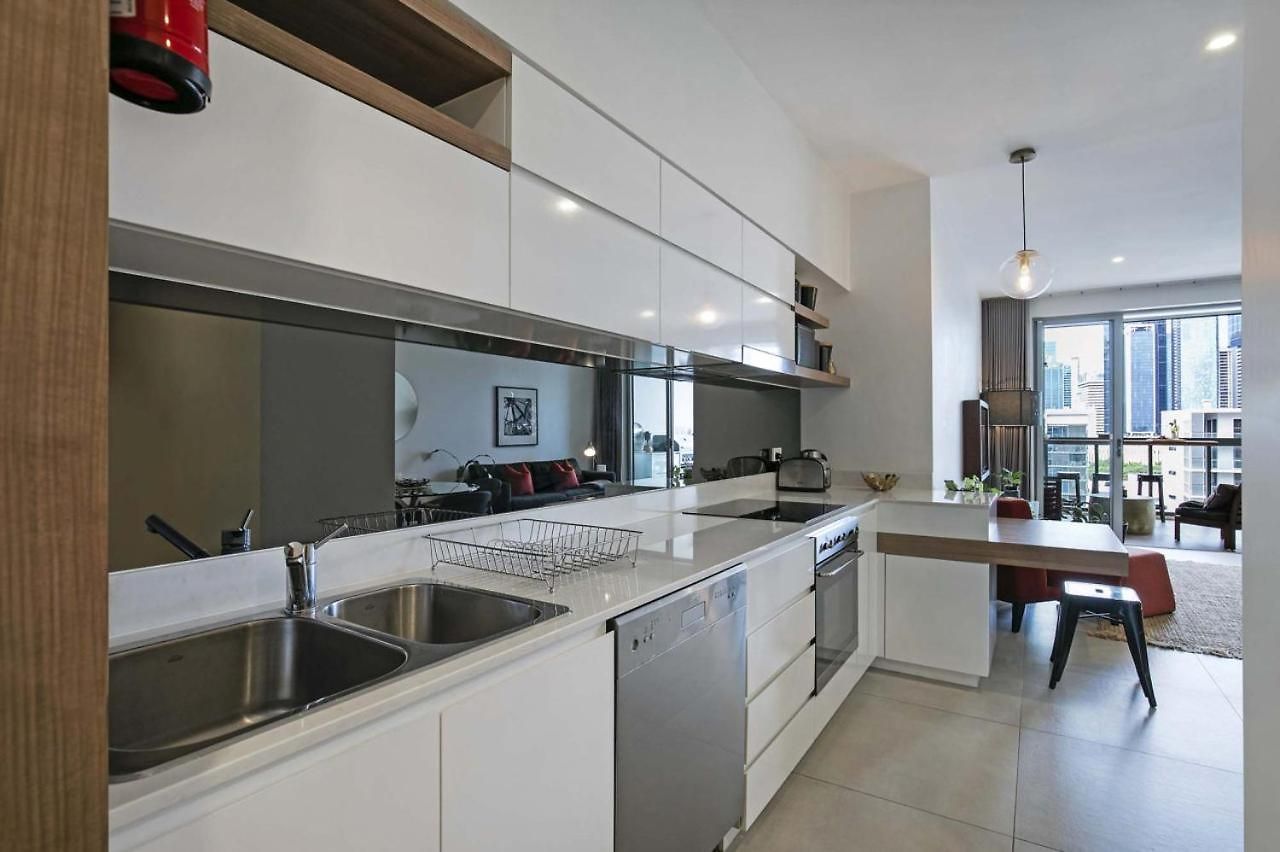 Sunny 1b In Heart Of South Bris By Custom Hosting Brisbane