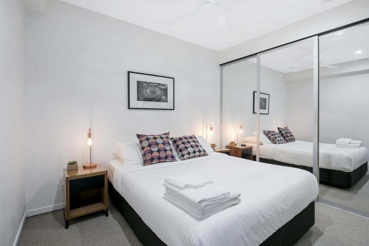 Sunny 1b In Heart Of South Bris By Custom Hosting Brisbane
