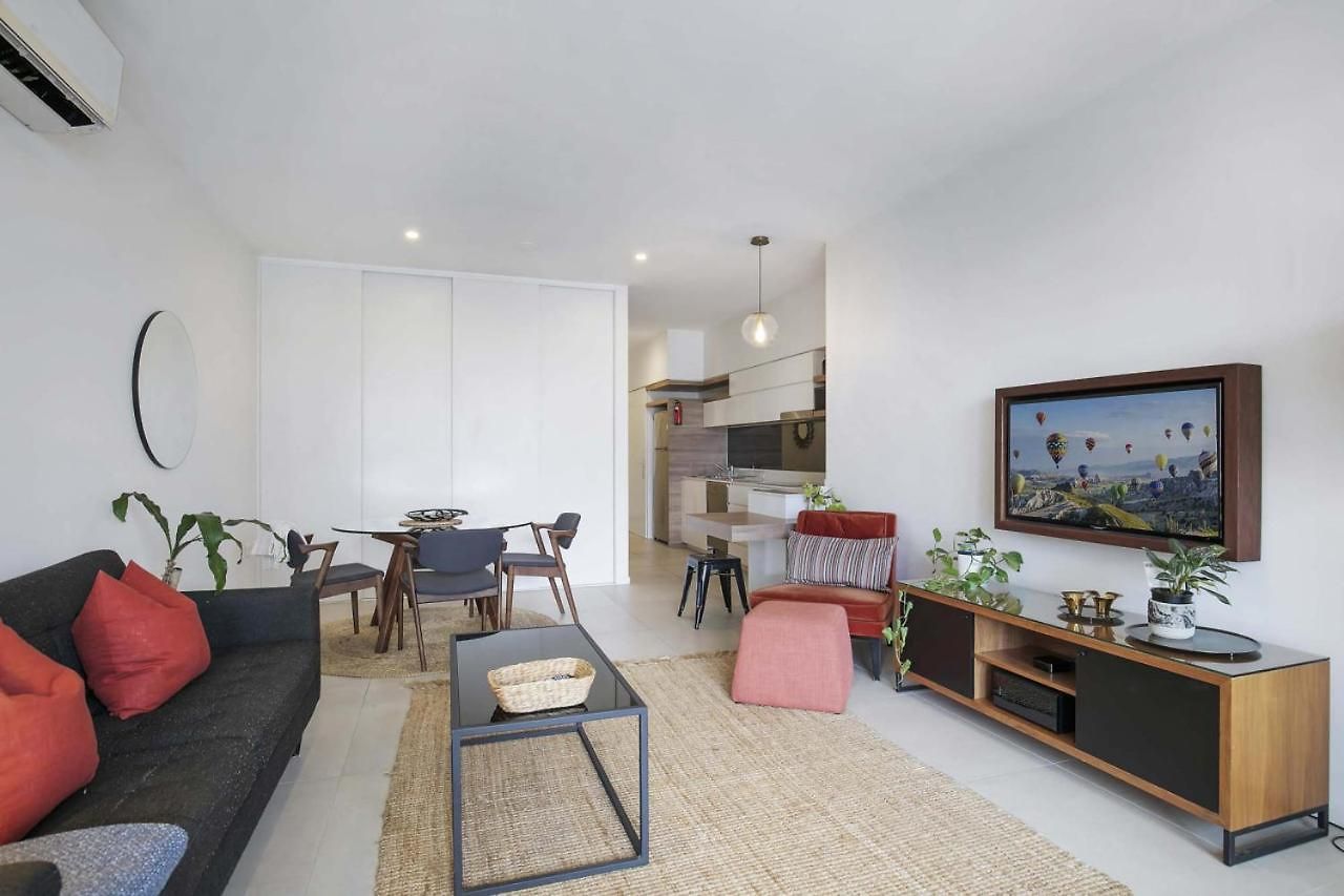 Sunny 1b In Heart Of South Bris By Custom Hosting Apartment Brisbane