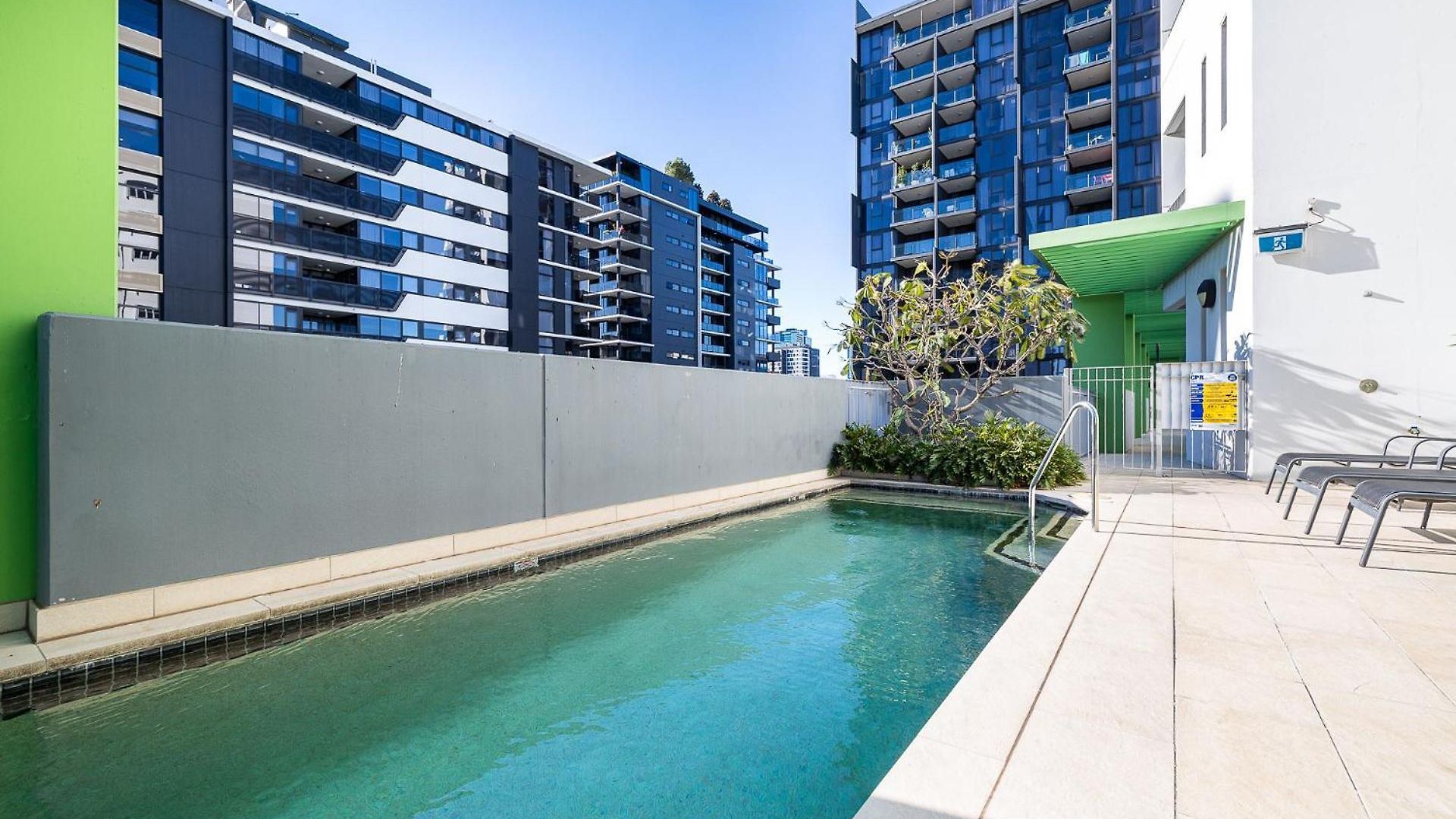 Apartment Stylish In Share Save