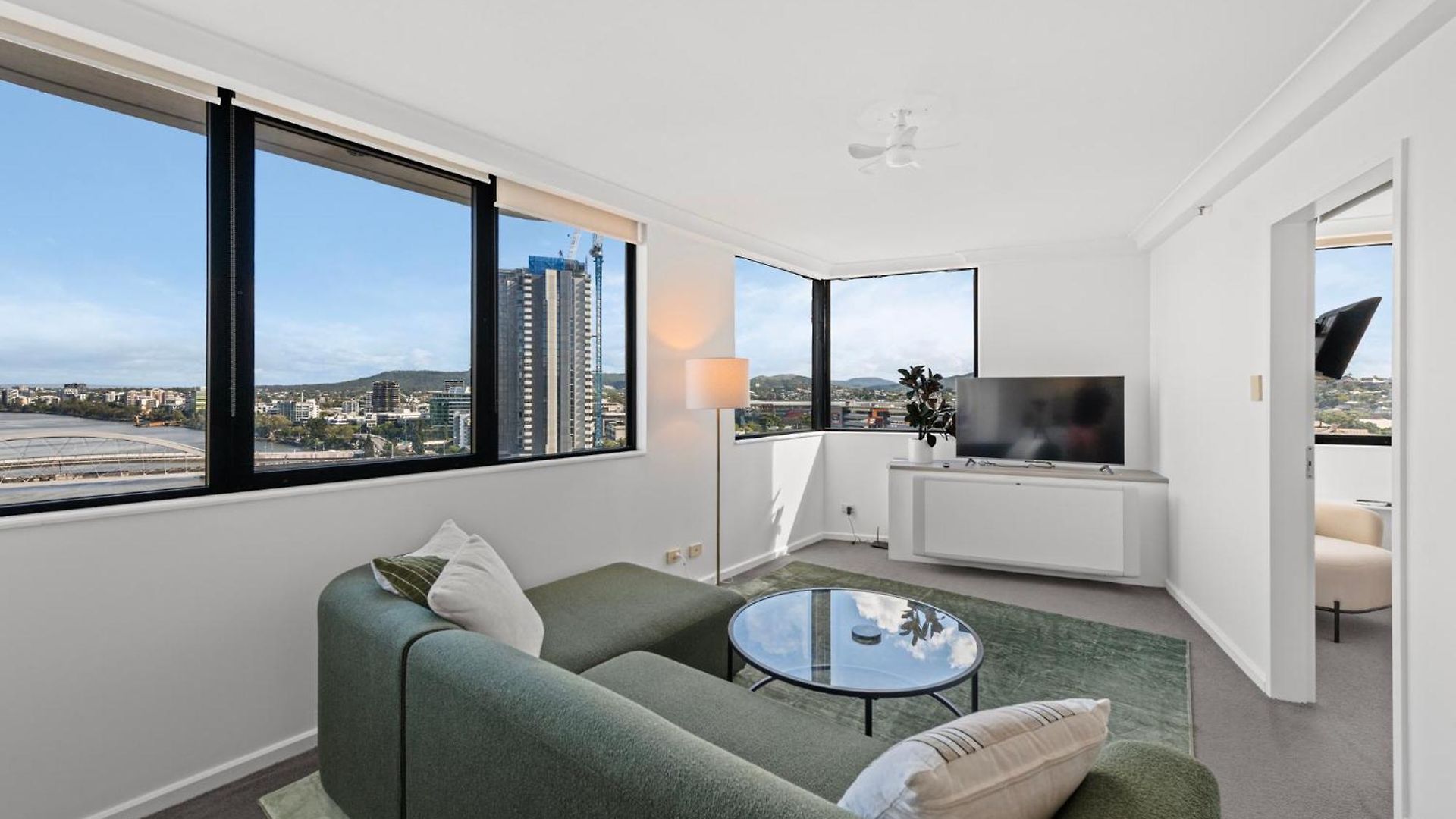 Apartment Park Regis North Quay