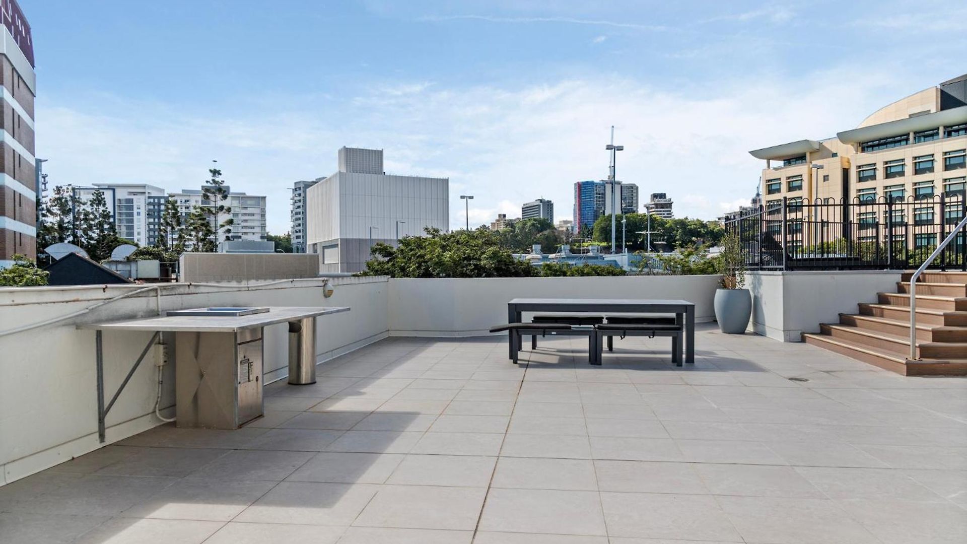 Park Regis North Quay Apartment *
